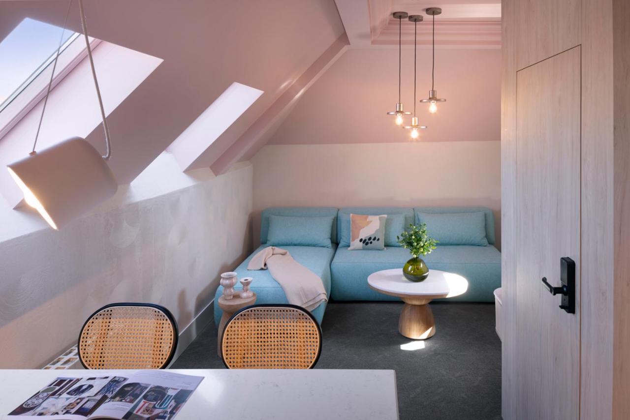 Luxury Penthouse Suite photo 2