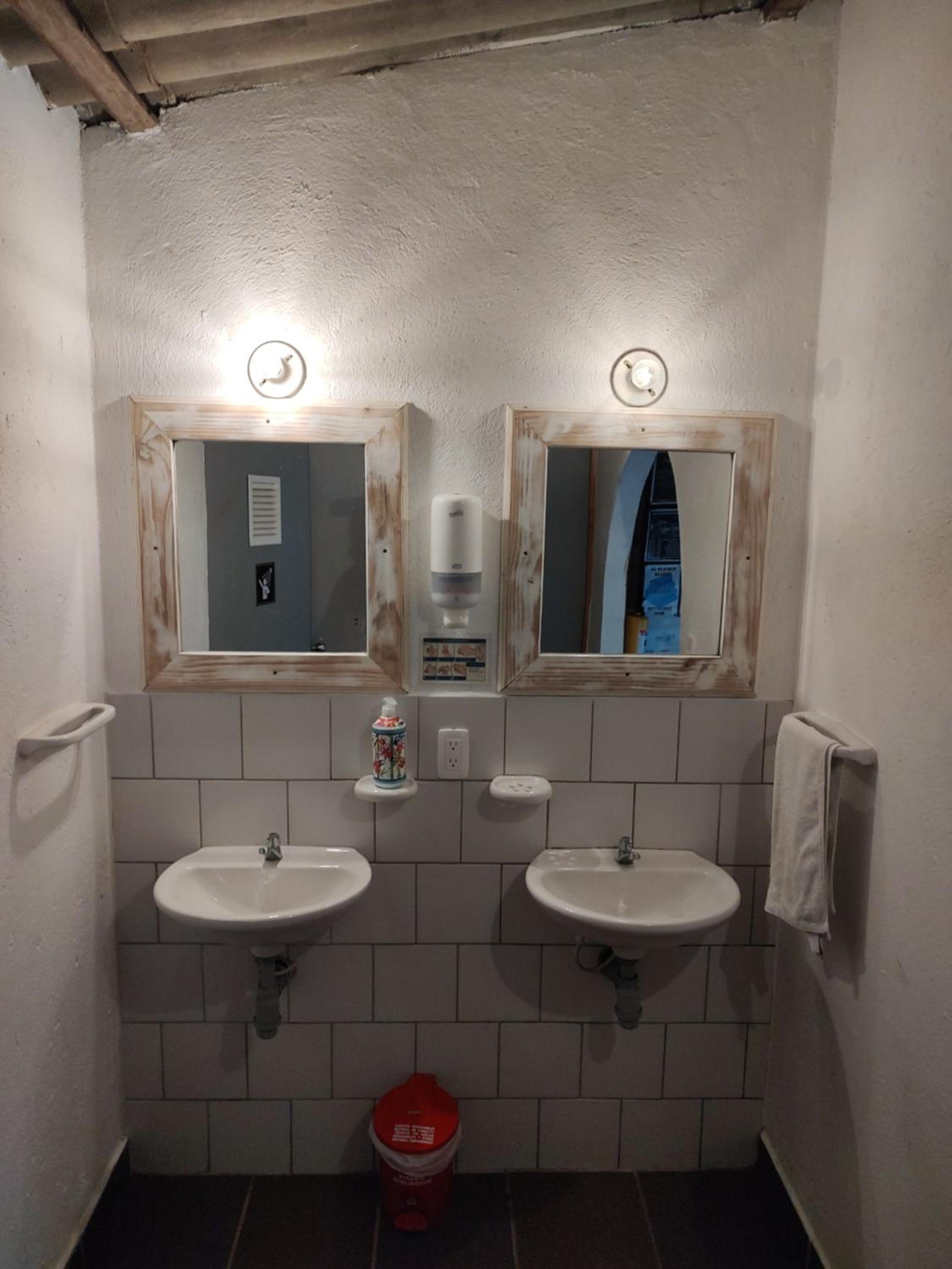 Budget Twin Room photo 2