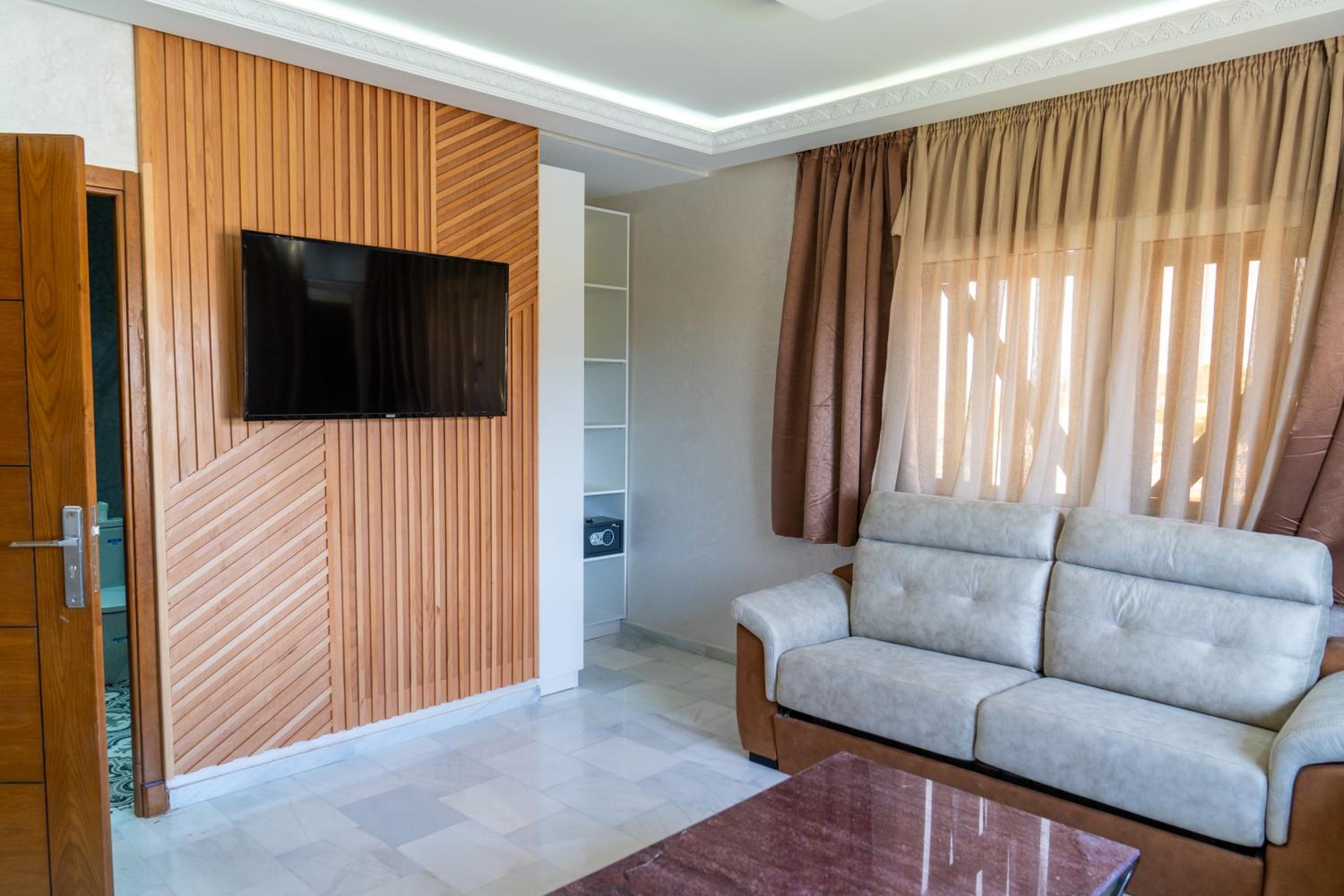 Deluxe Family Room photo 2