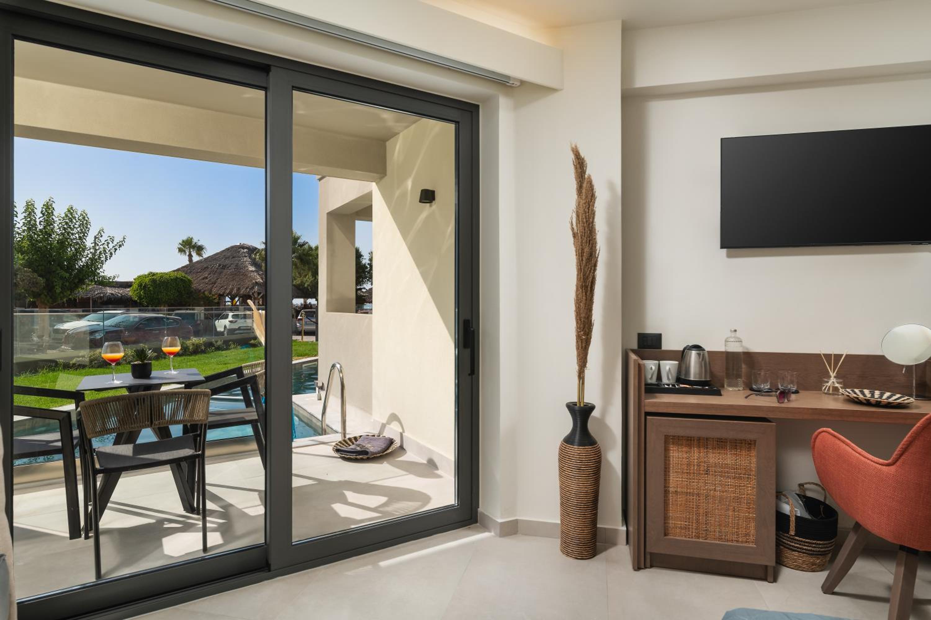 Premium Swim Up Maisonette with Sea View and Outdoor Hot Tub - Photo 1