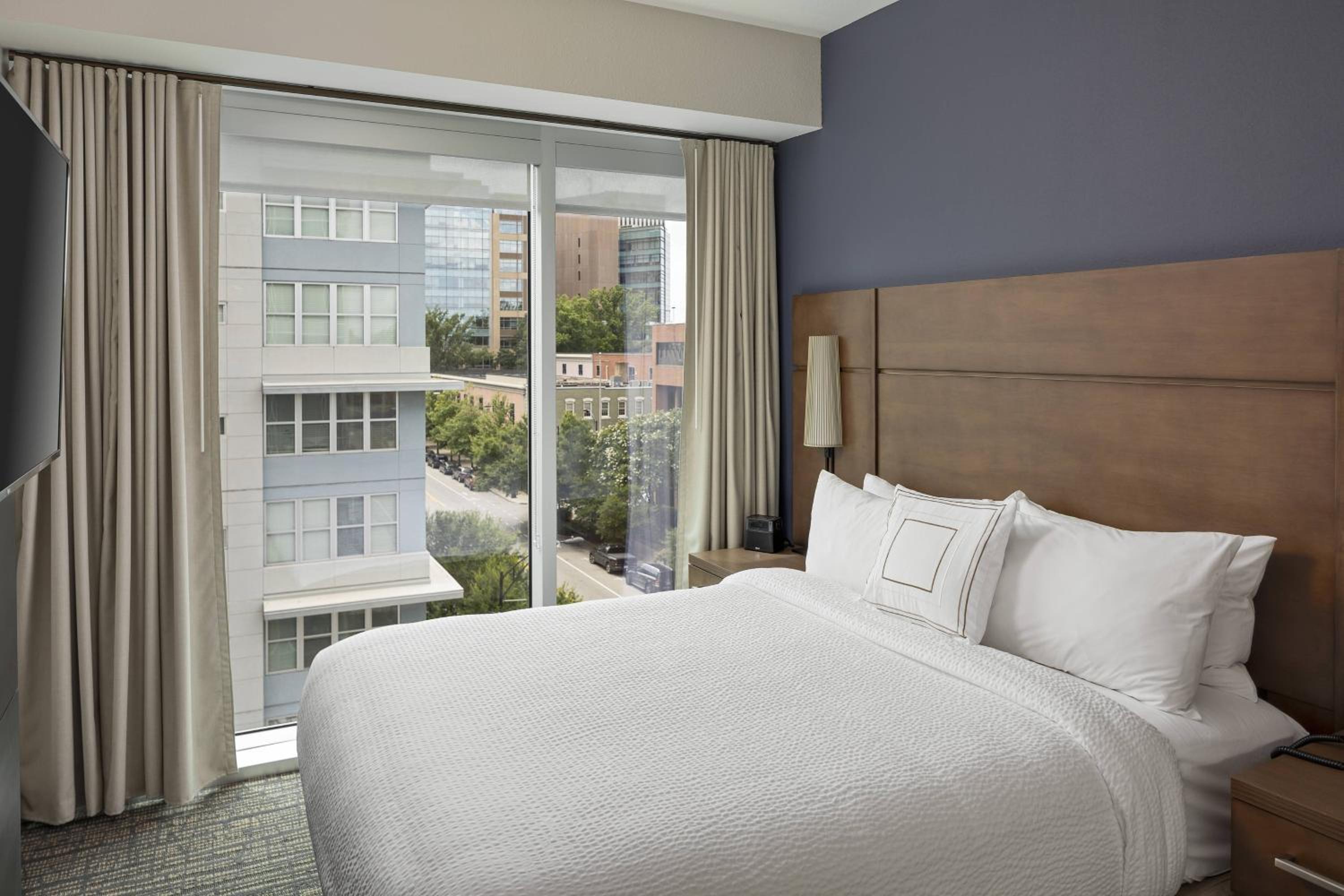 2 Bedroom 2 Room suite - Photo 7