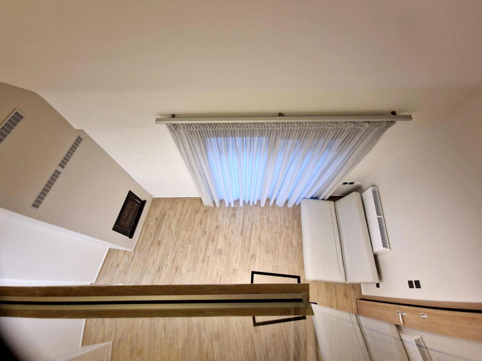 Loft - Photo 2
