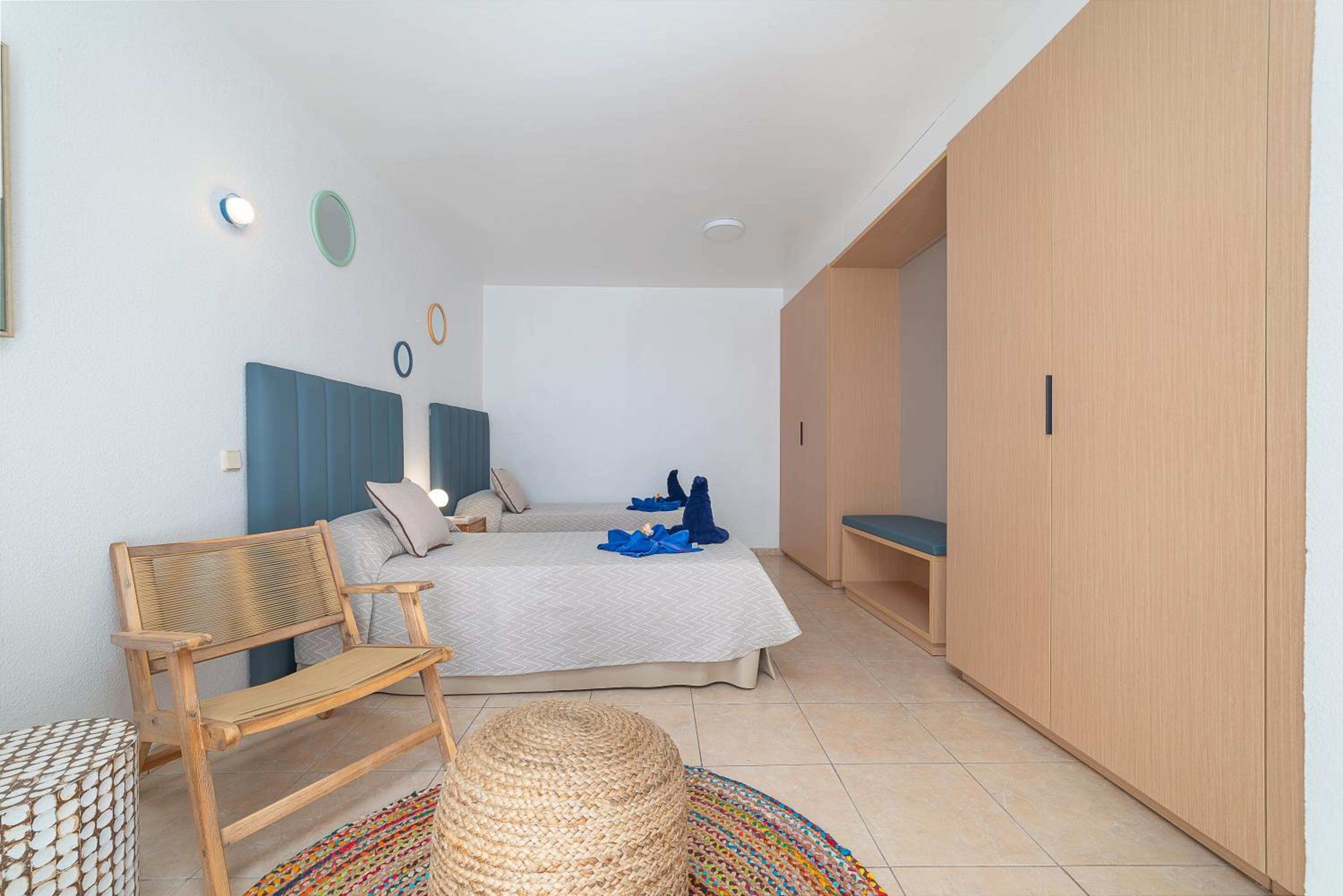 Standard Two-Bedroom Villa (1 Adult + 3 Children) photo 2