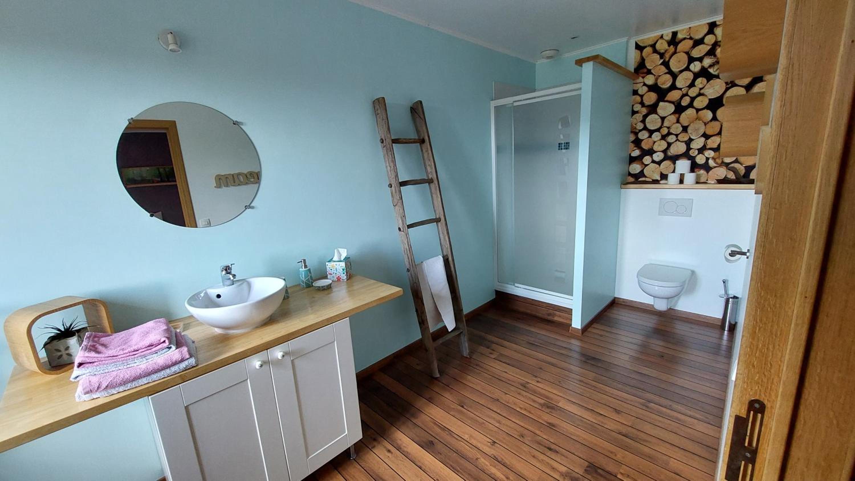 Family Room with Private Bathroom photo 2