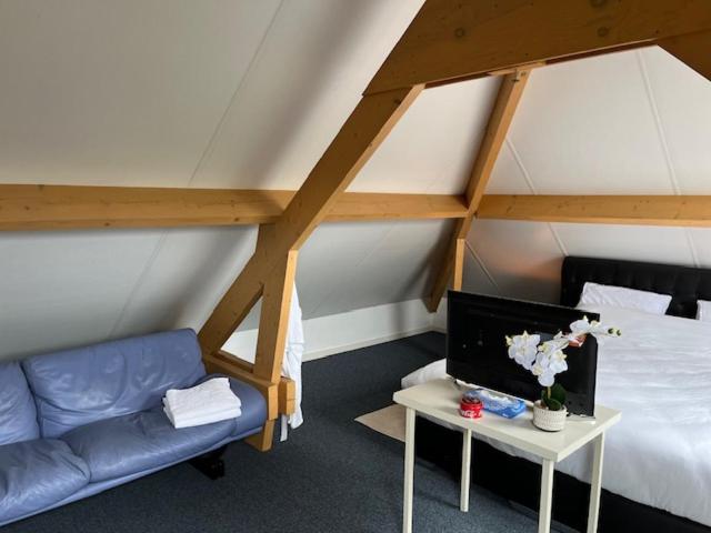 Double Room With Private External Bathroom photo 2