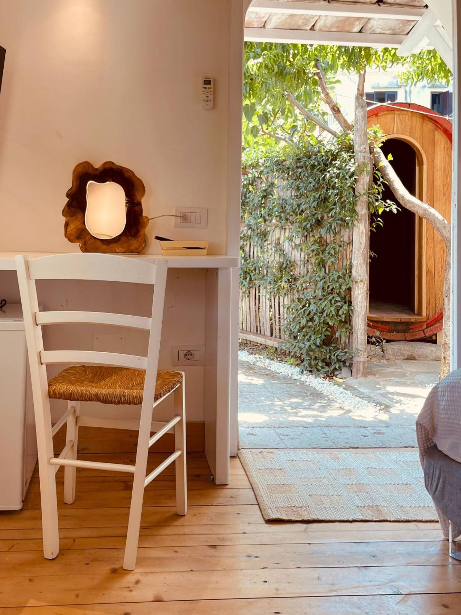 Double Room with Private External Bathroom and Outdoor shower photo 3