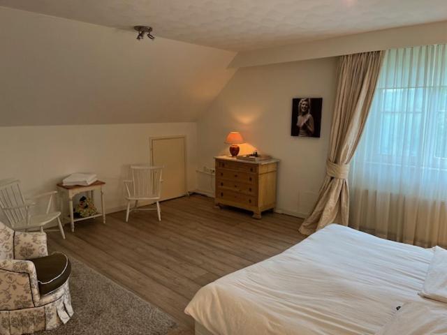 Double Room With Shared Bathroom photo 2