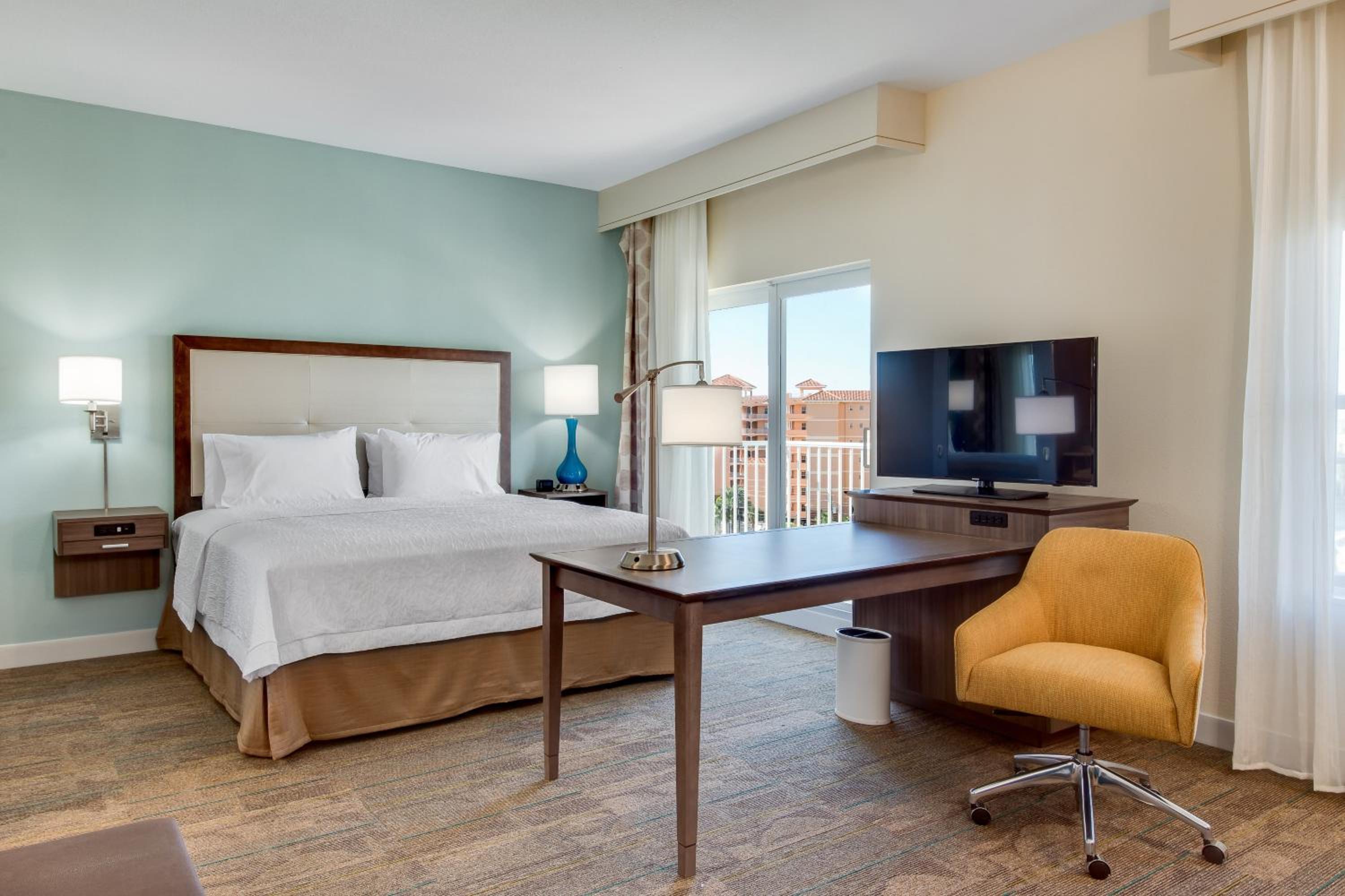 King Room with Sofa Bed and City View photo 3