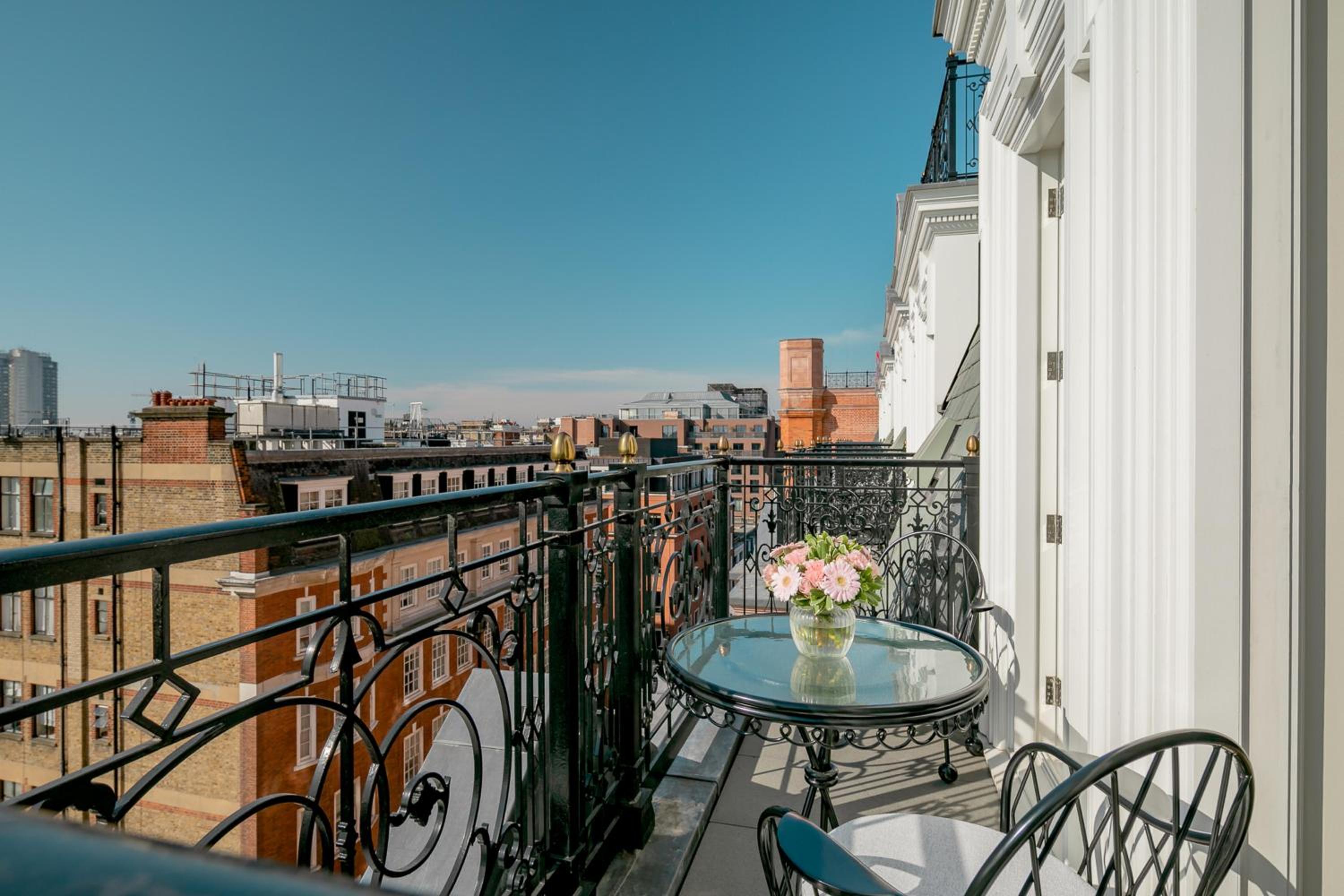 Mayfair Balcony Room photo 3