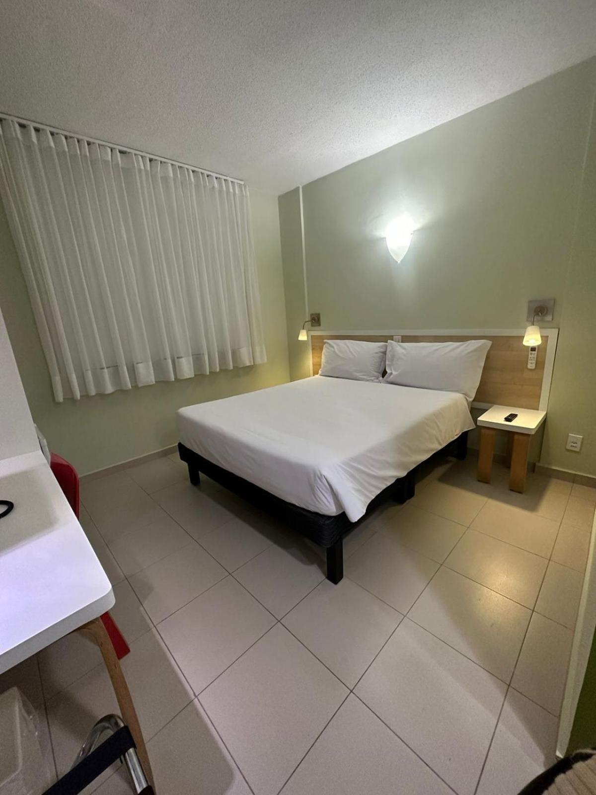 Standard Apartment with One Queen Bed - Photo 3