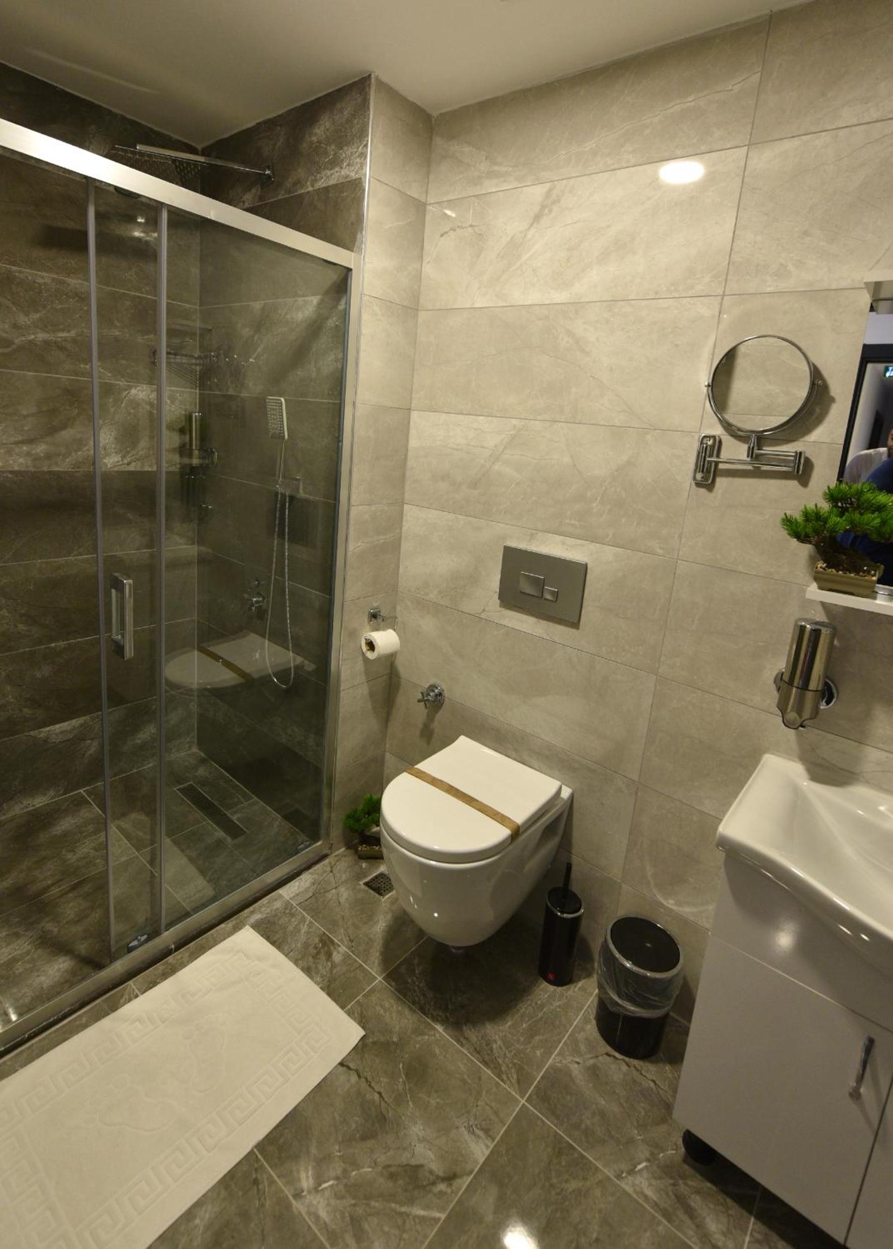 Deluxe Double Room With Balcony And Sea View - Photo 3