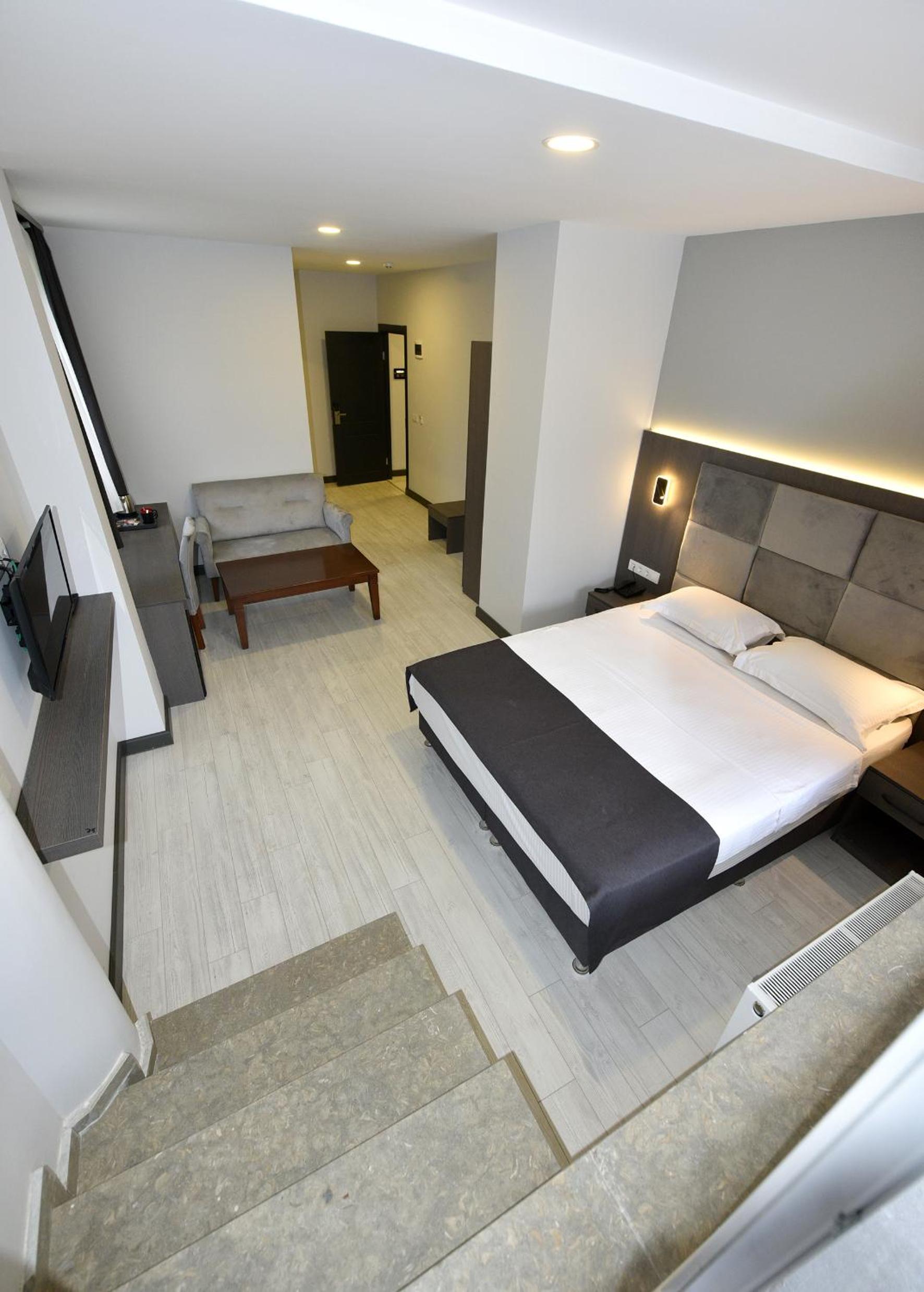 Deluxe Double Room With Balcony And Sea View - Photo 1