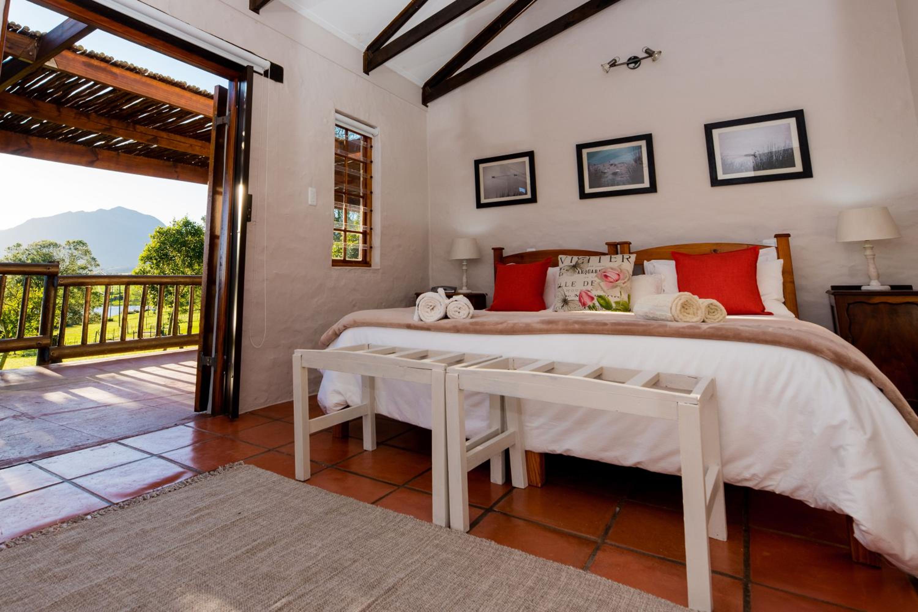 Two-Bedroom Cottage photo 3