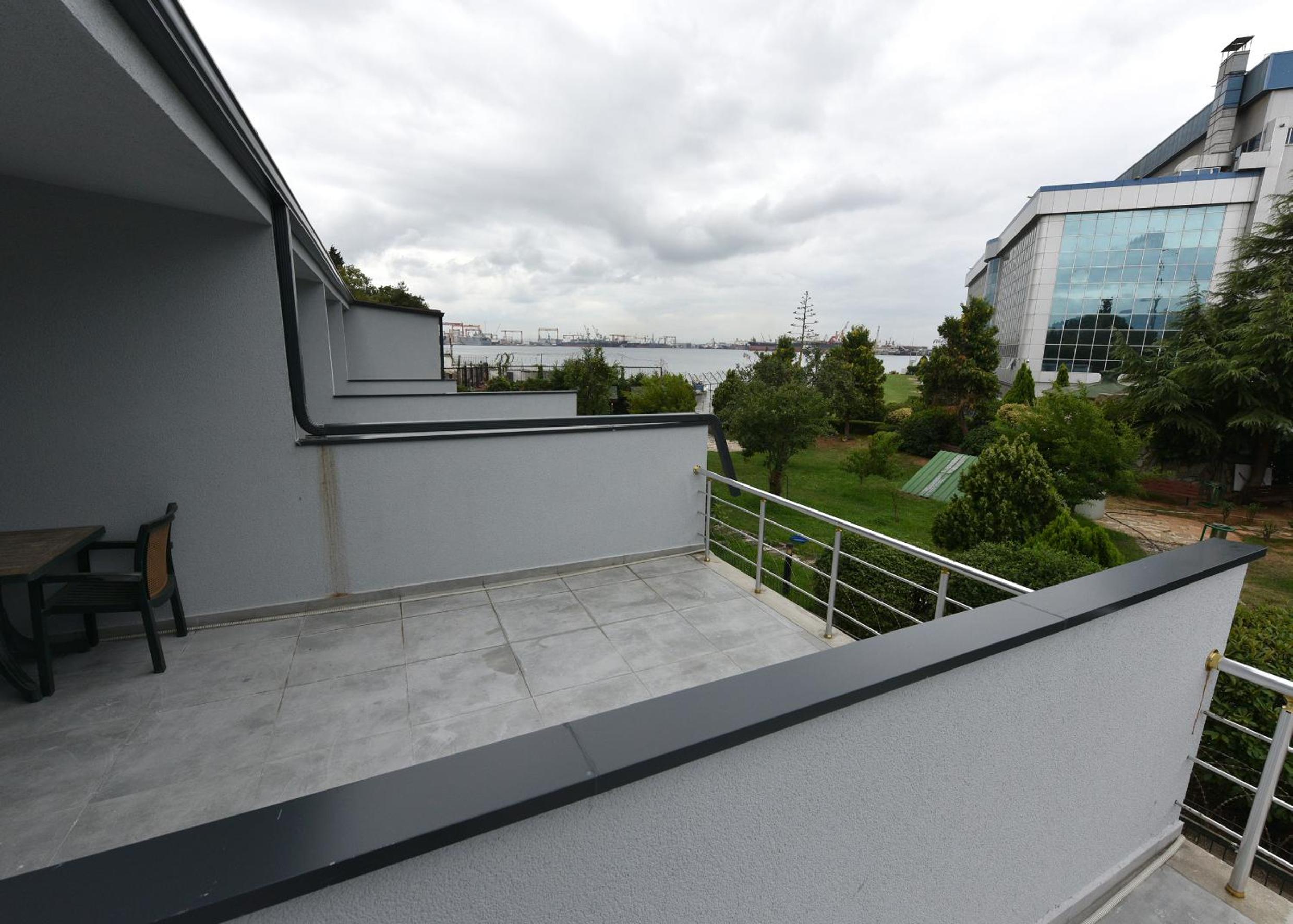 Deluxe Double Room With Balcony And Sea View - Photo 4