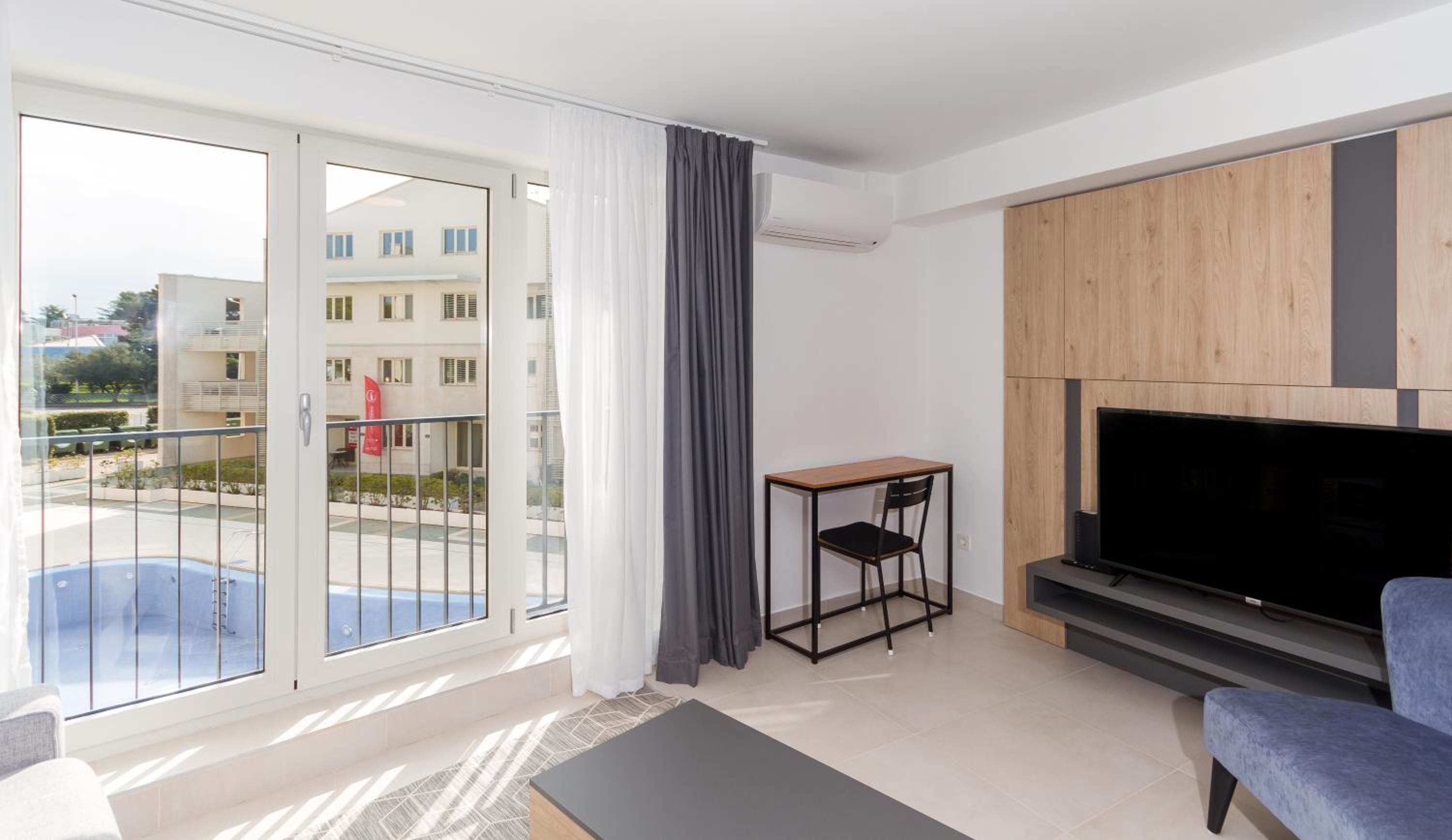 Apartment with Pool View  photo 1