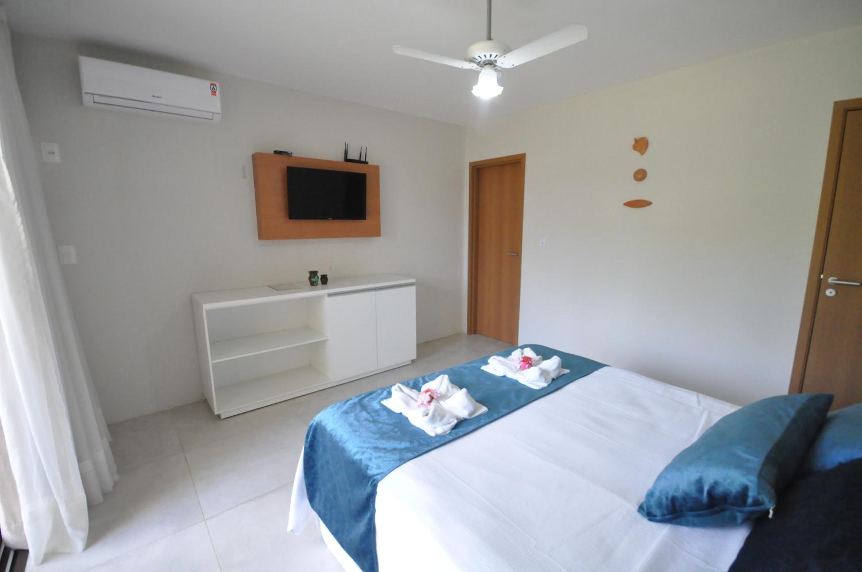Apartment with Balcony - Photo 10