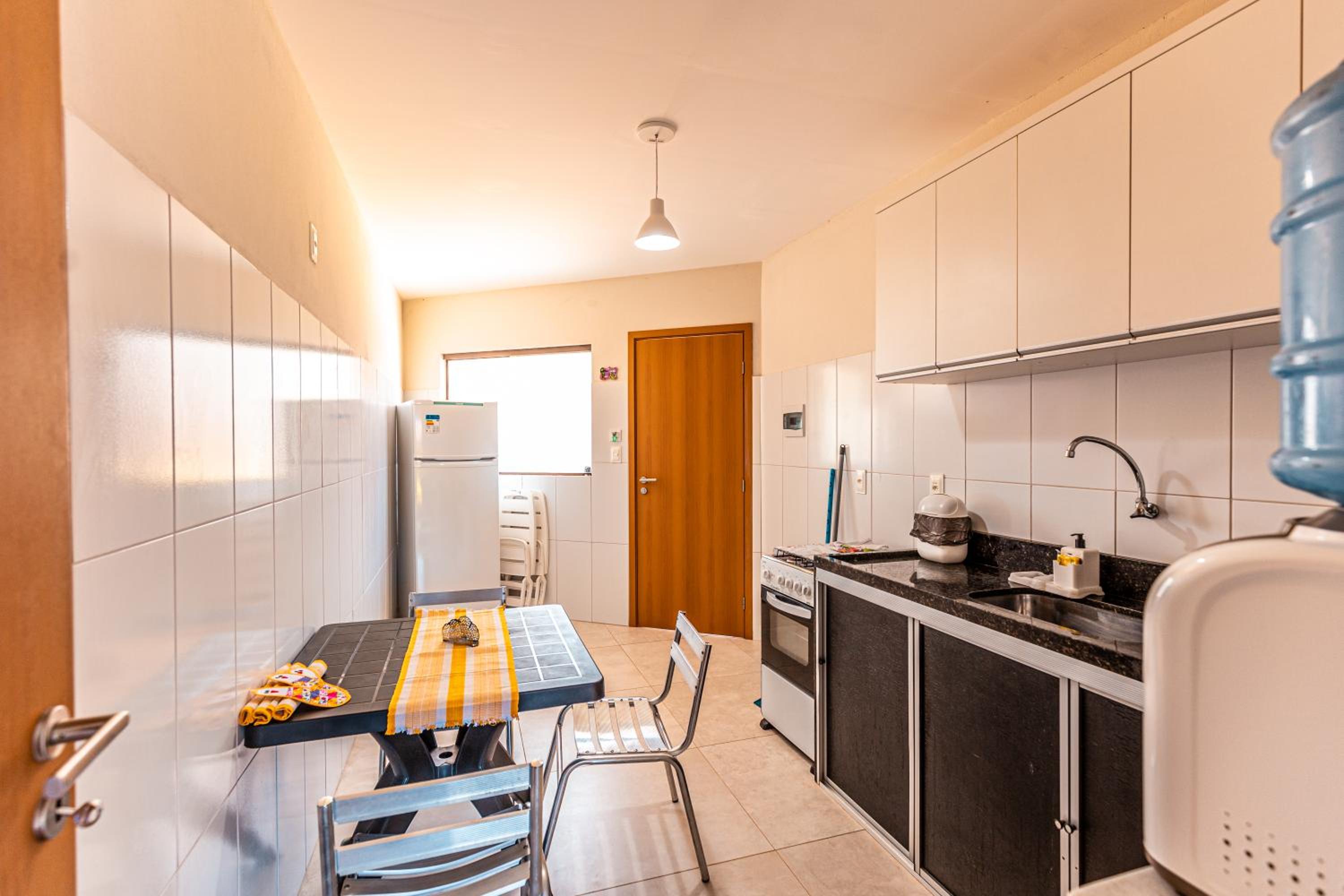 Apartment with Balcony - Photo 4