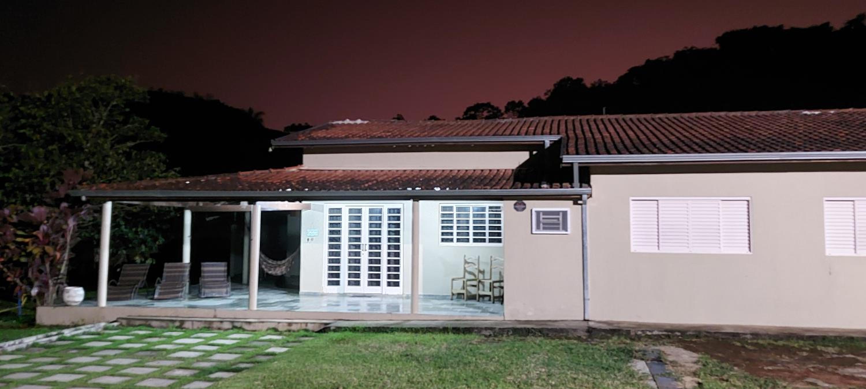 Seven-Bedroom House photo 3