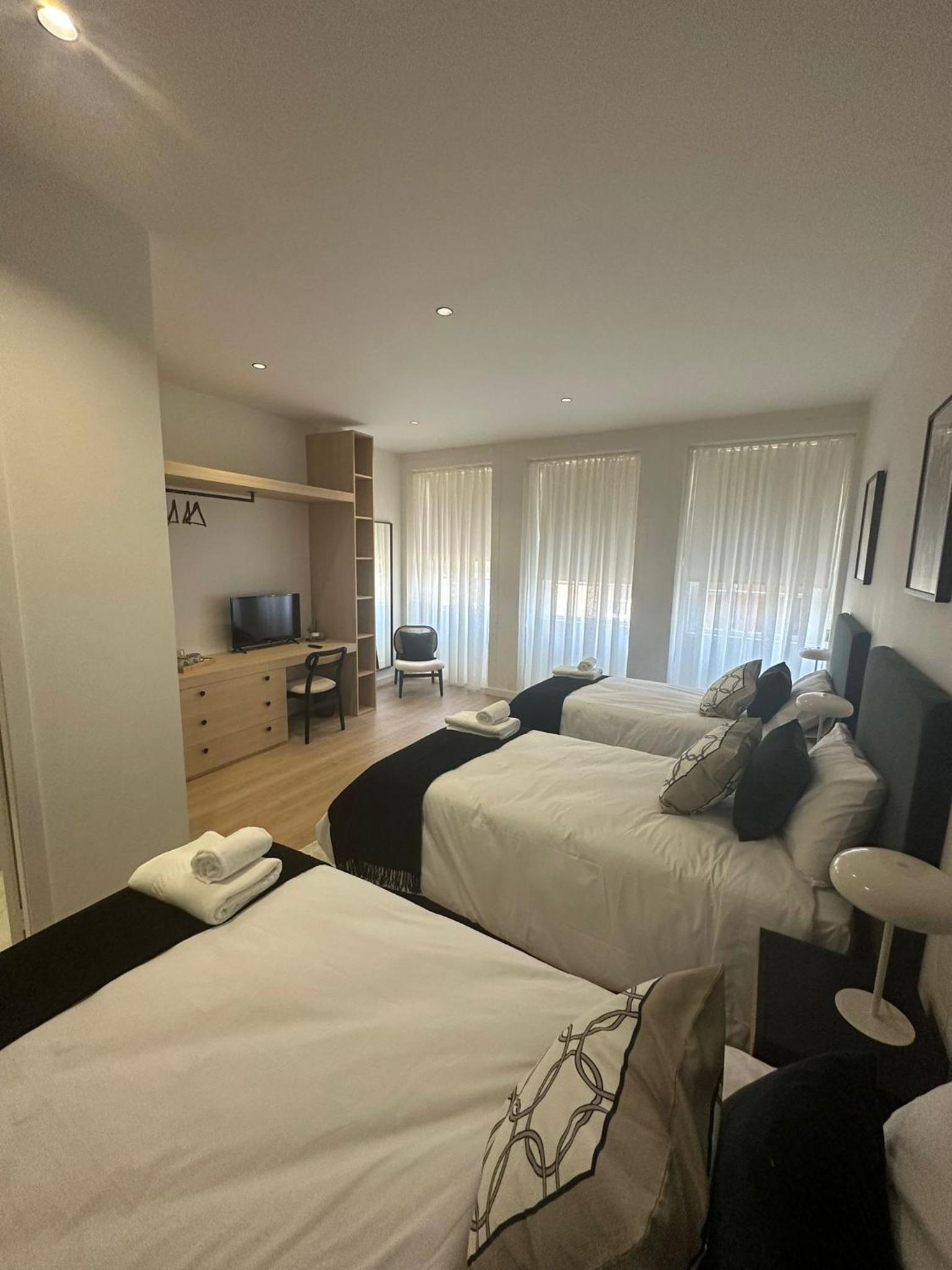 Triple Room with Private Bathroom thumbnail 5