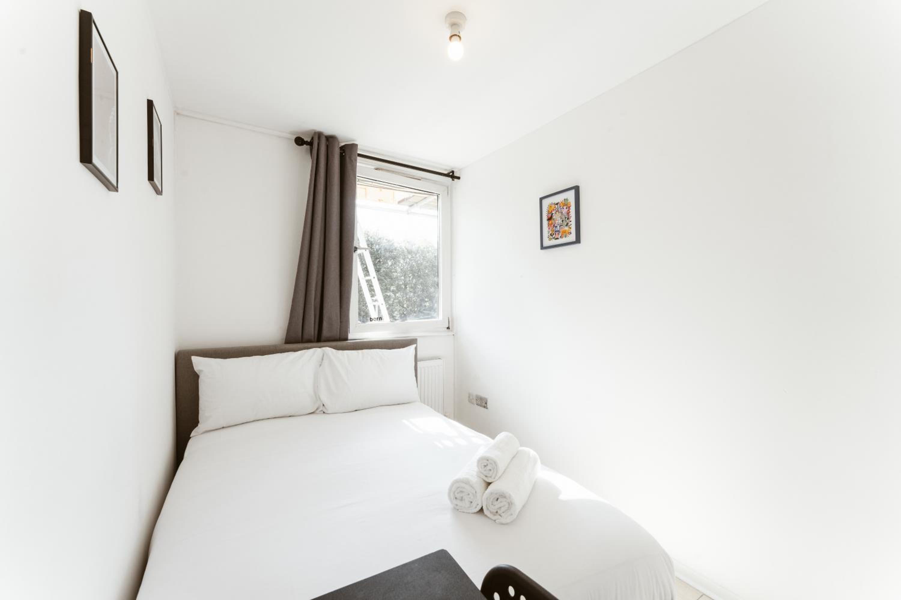 Double Room With Shared Bathroom photo 3