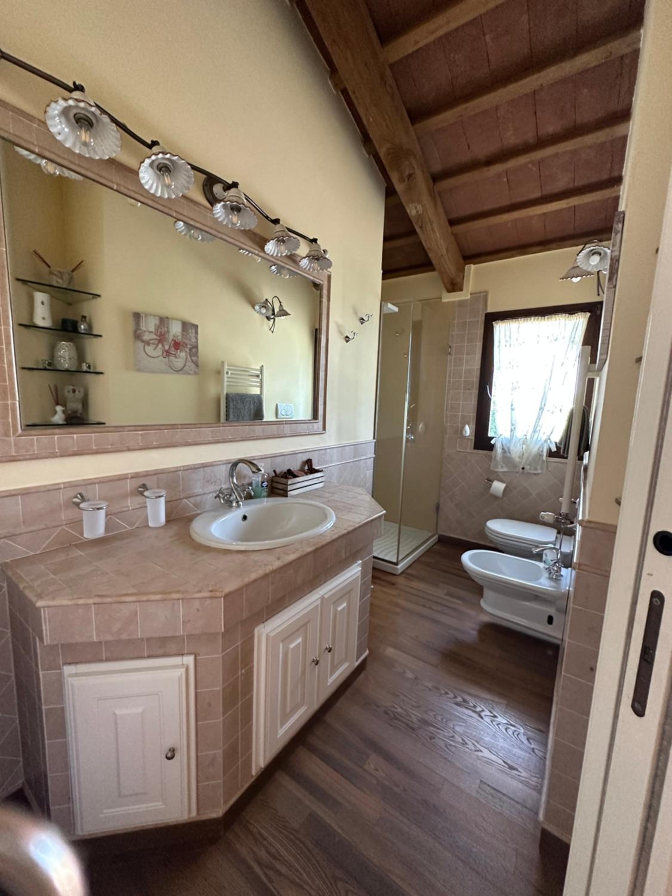 Quadruple Room with Private Bathroom photo 2