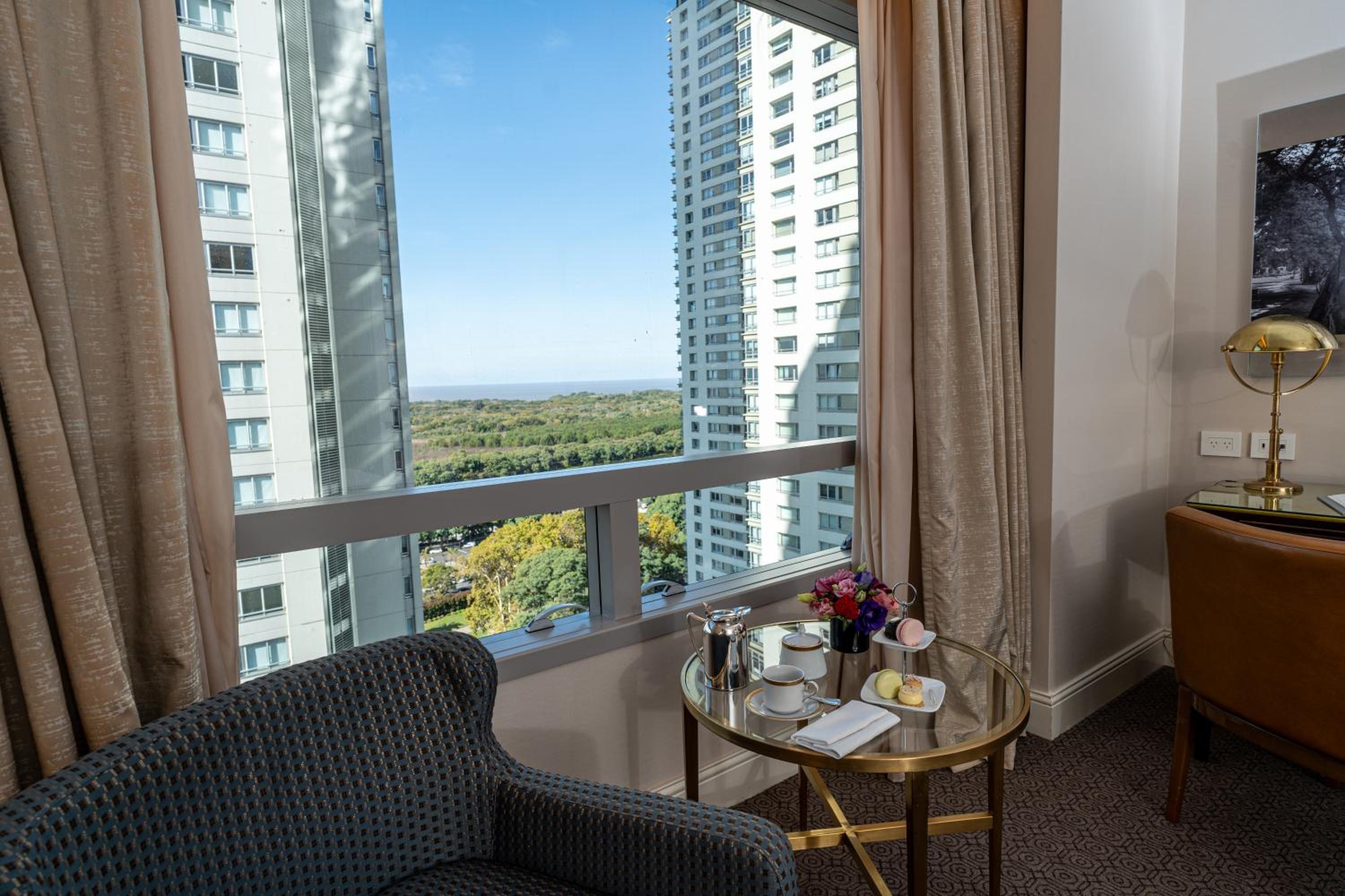Presidential Suite thumbnail 6