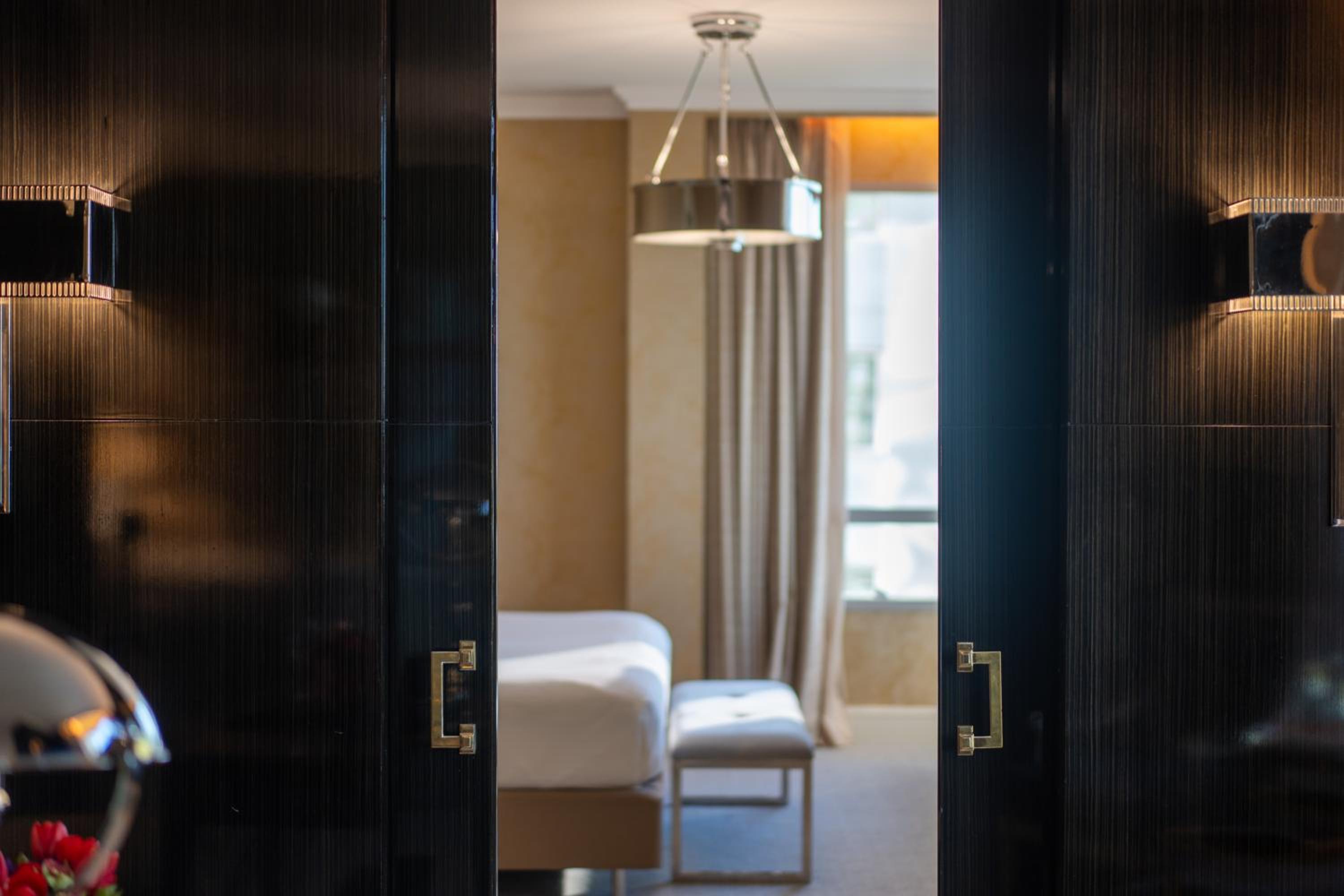 Presidential Suite thumbnail 5