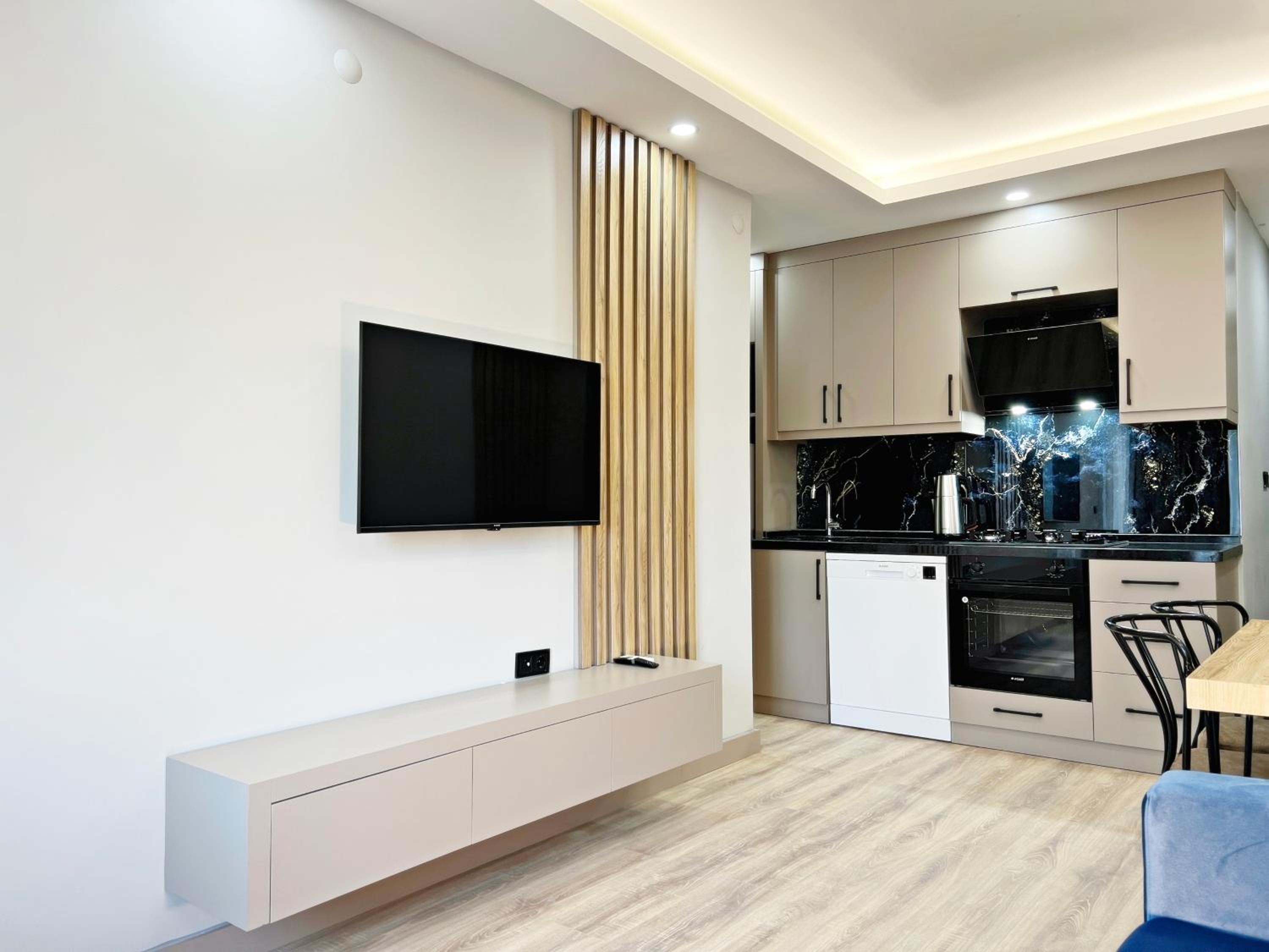 Suite With Mountain View