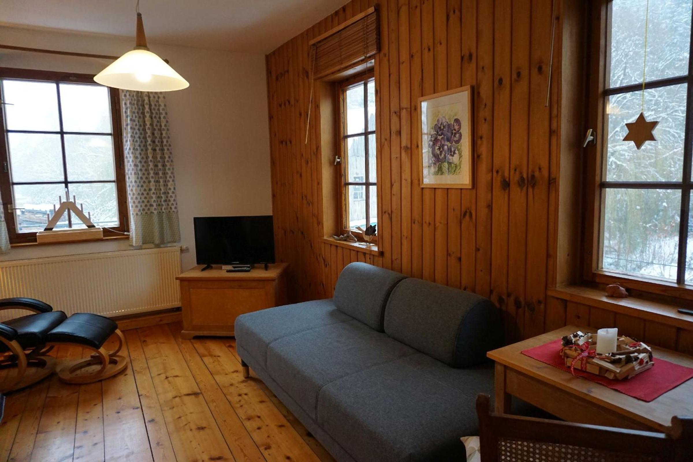 One-Bedroom Apartment photo 1