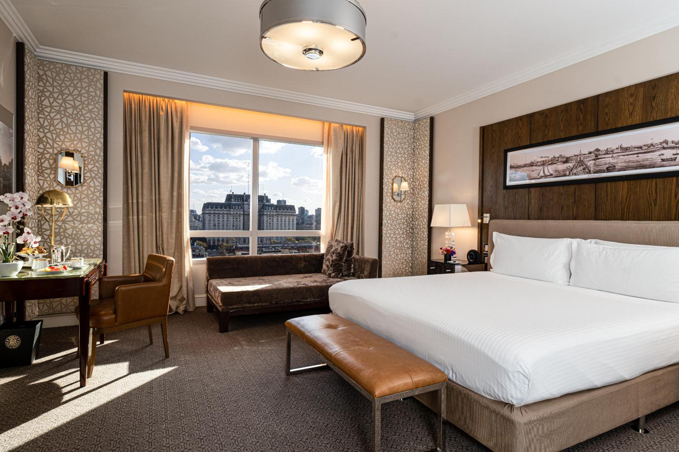 Junior Suite with Canal View
