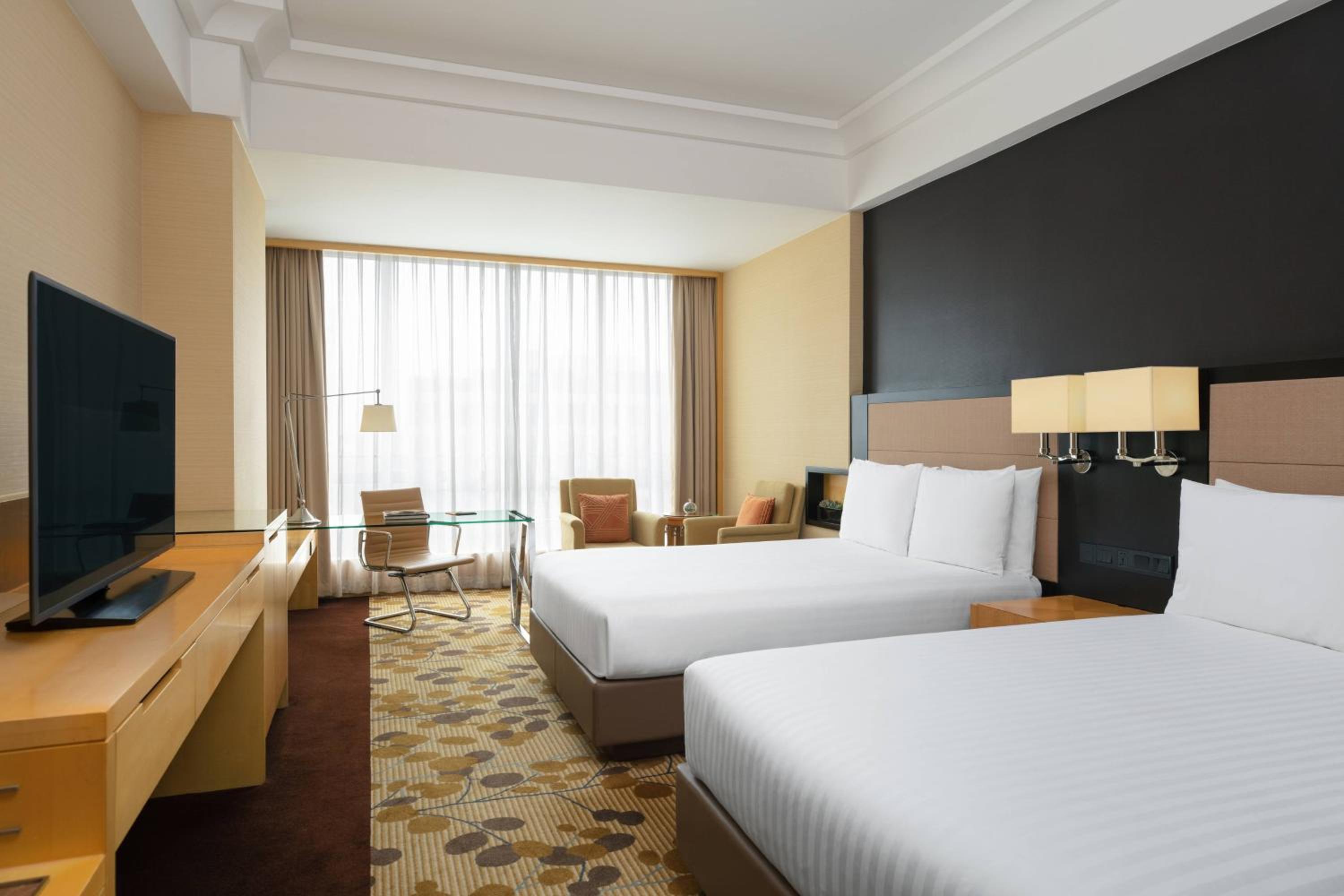 Premier Twin Room with Two Single Beds and City View photo 3