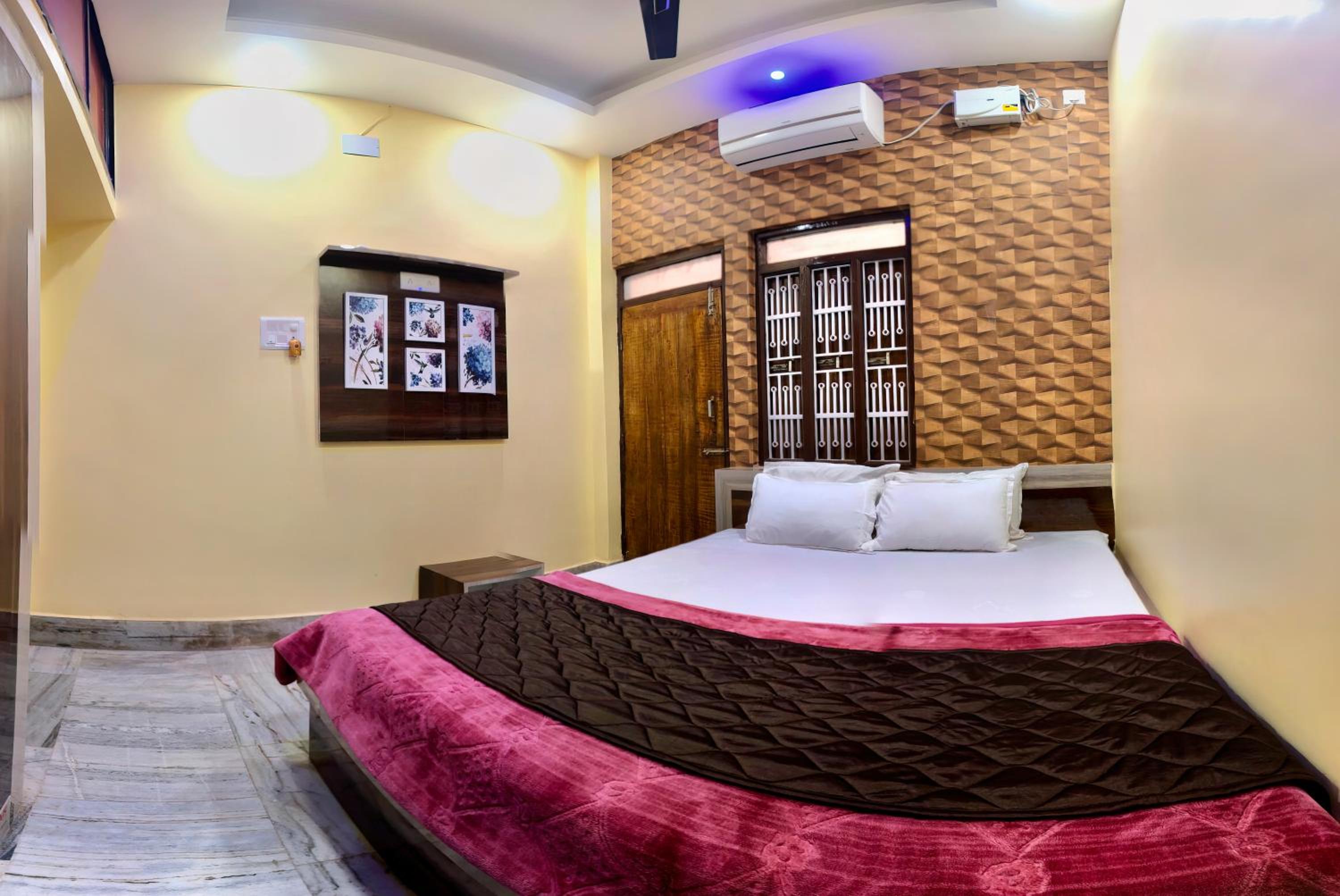 Deluxe Family Suite photo 1