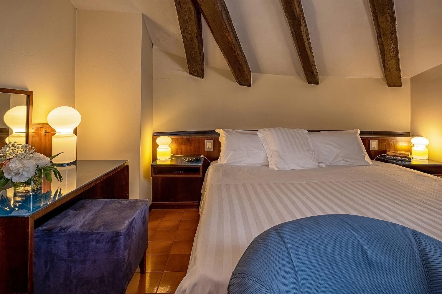 Double Room - Photo 9