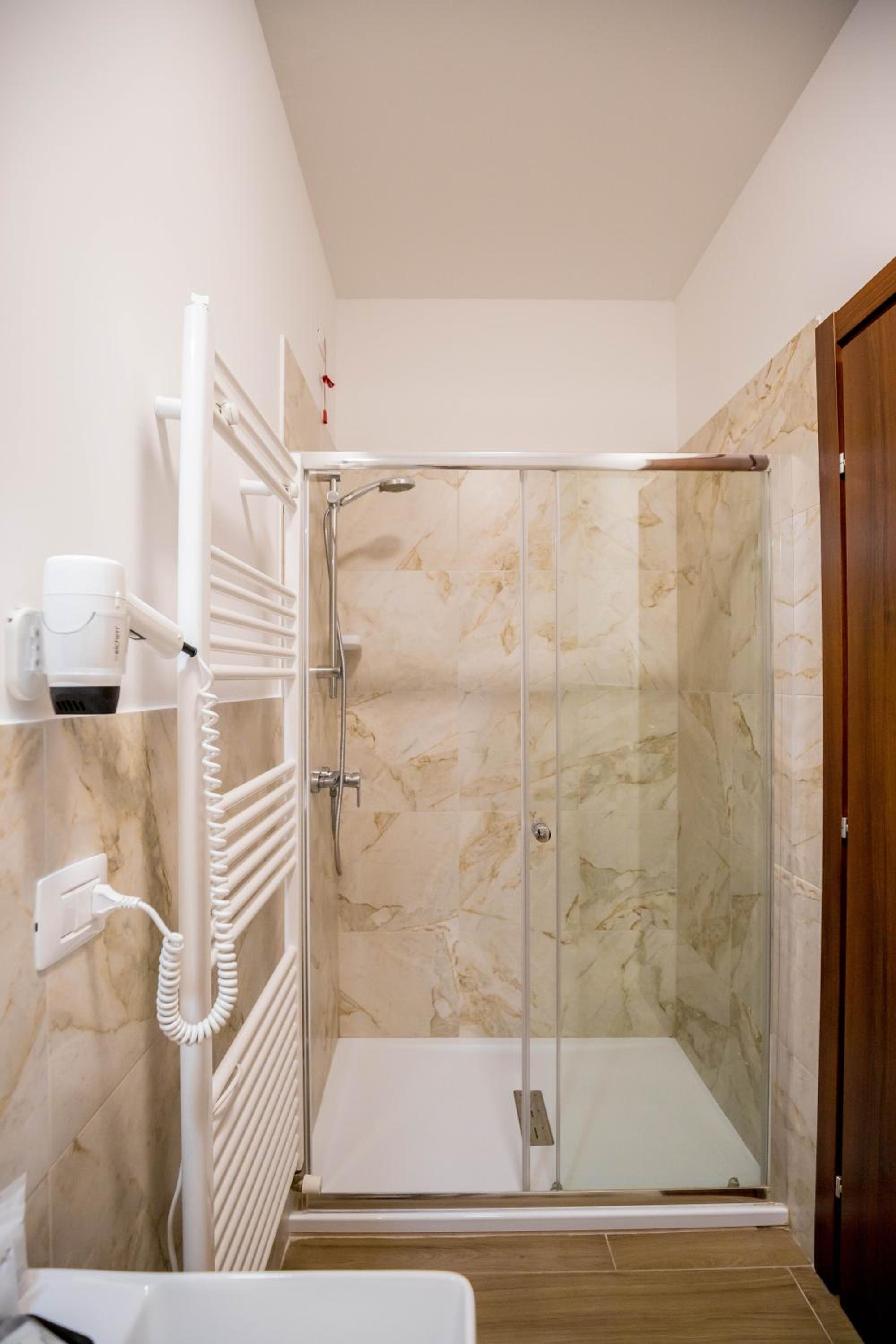 Deluxe Double Room (2 Adults + 1 Child) photo 2