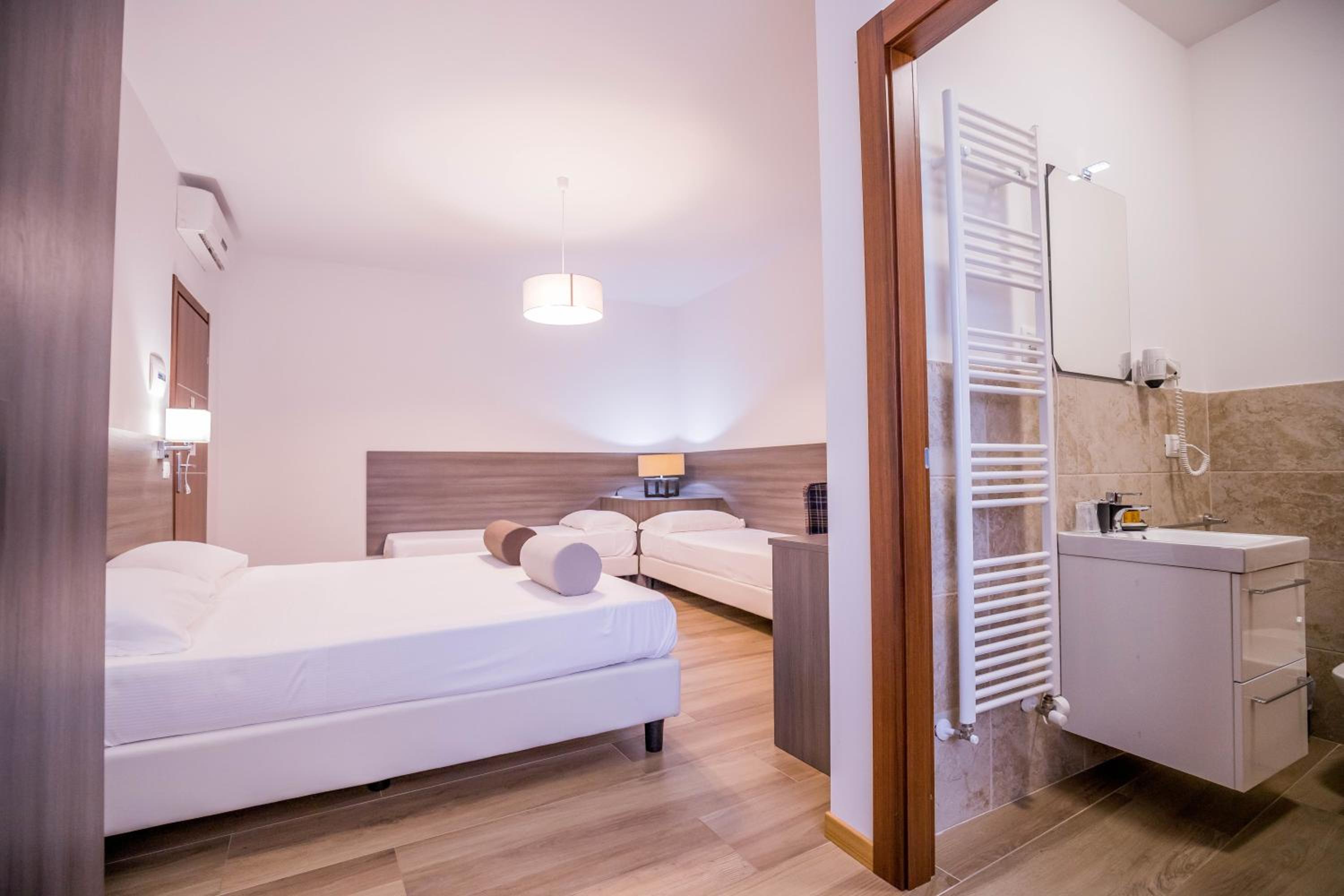 Comfort Quadruple Room - Photo 3