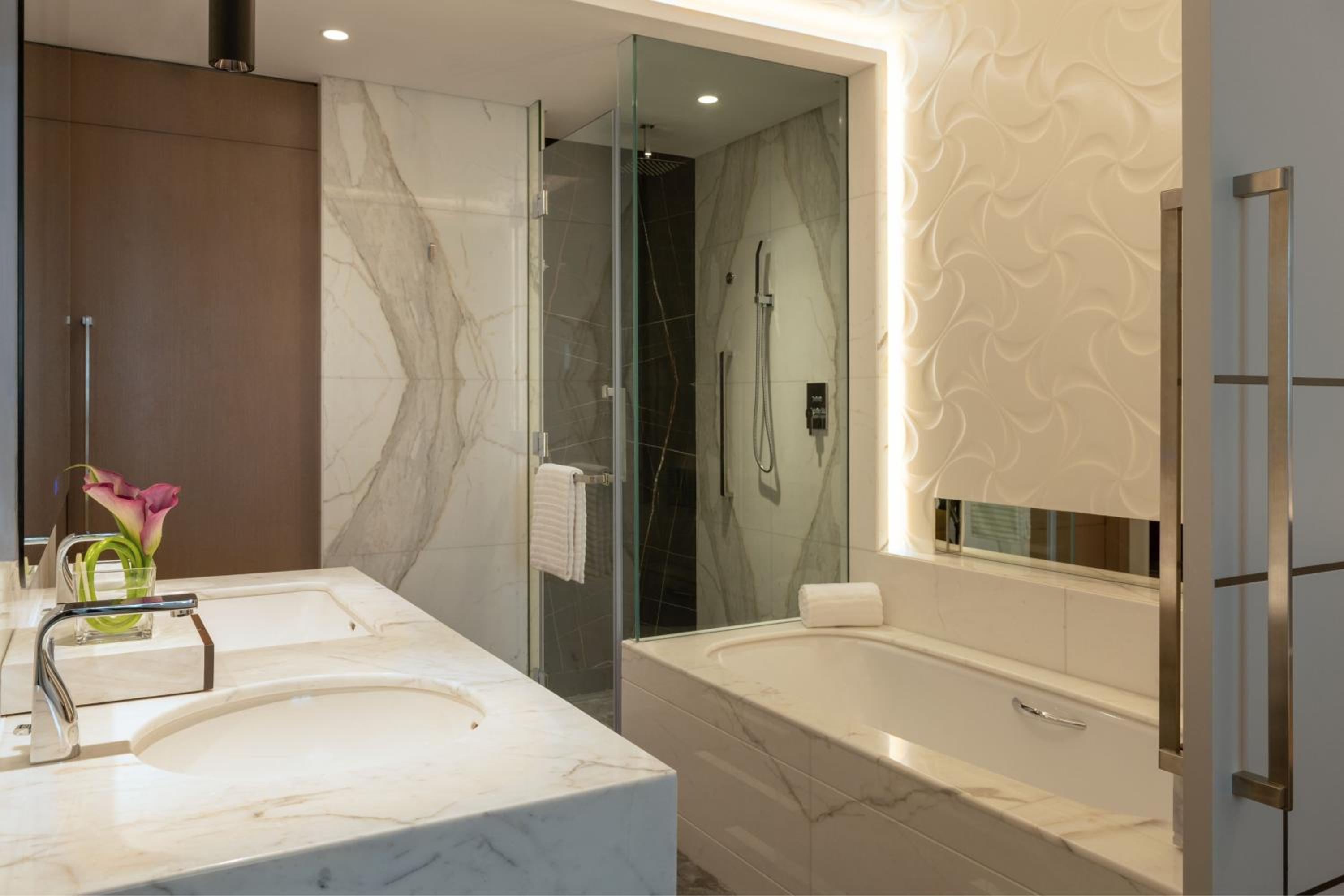 Vendome King Room - Photo 6