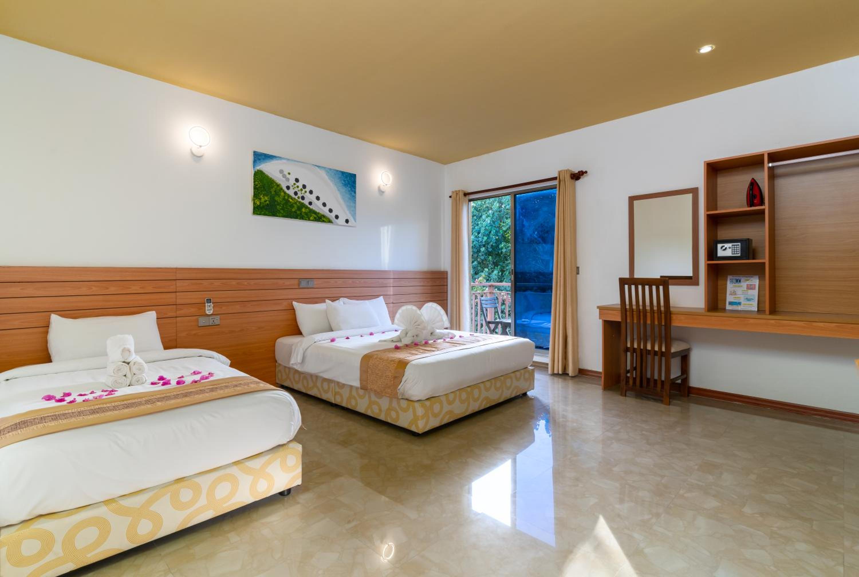 Superior Suite with Balcony - Photo 1