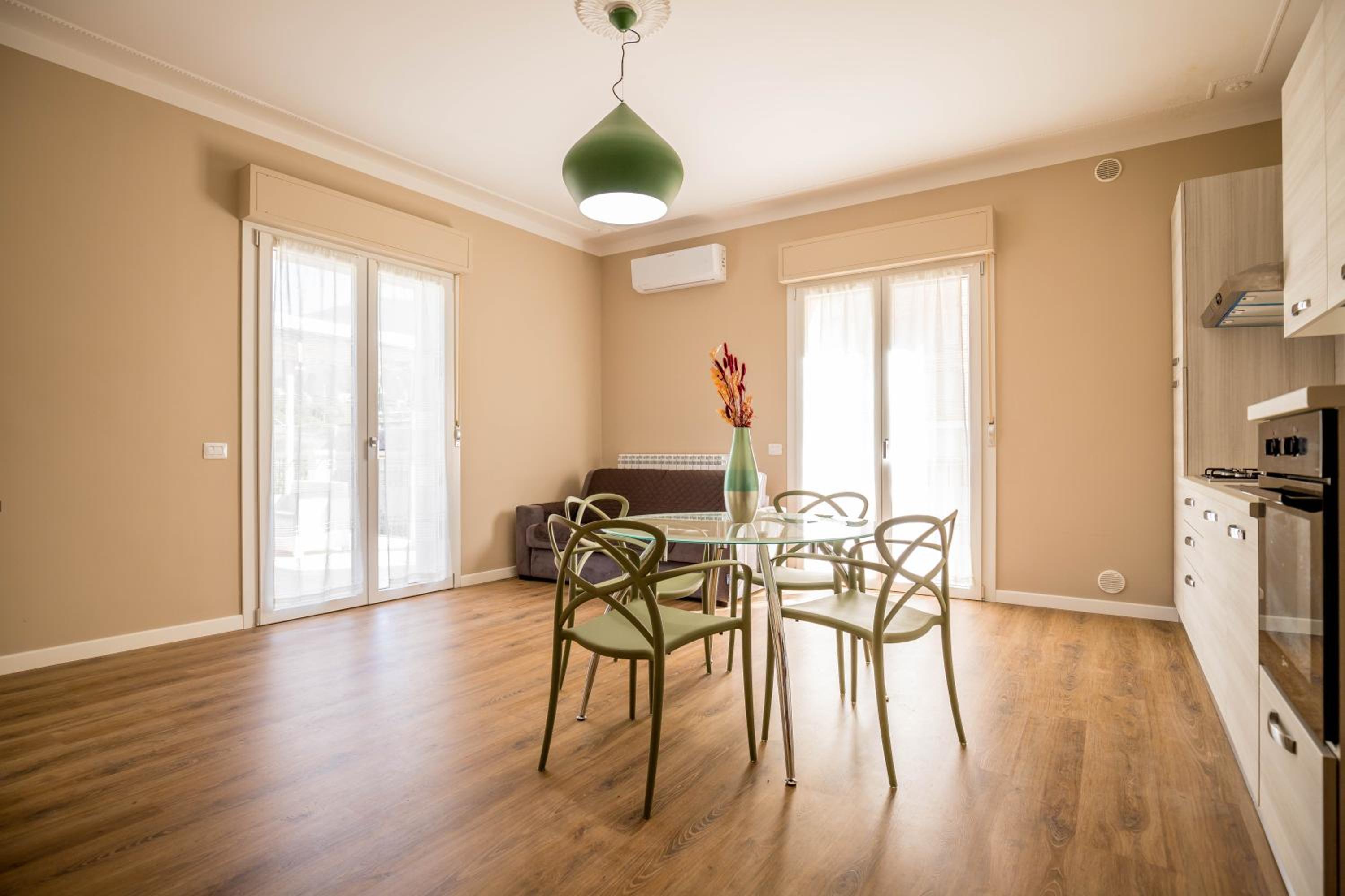 Apartment with Terrace - Photo 19