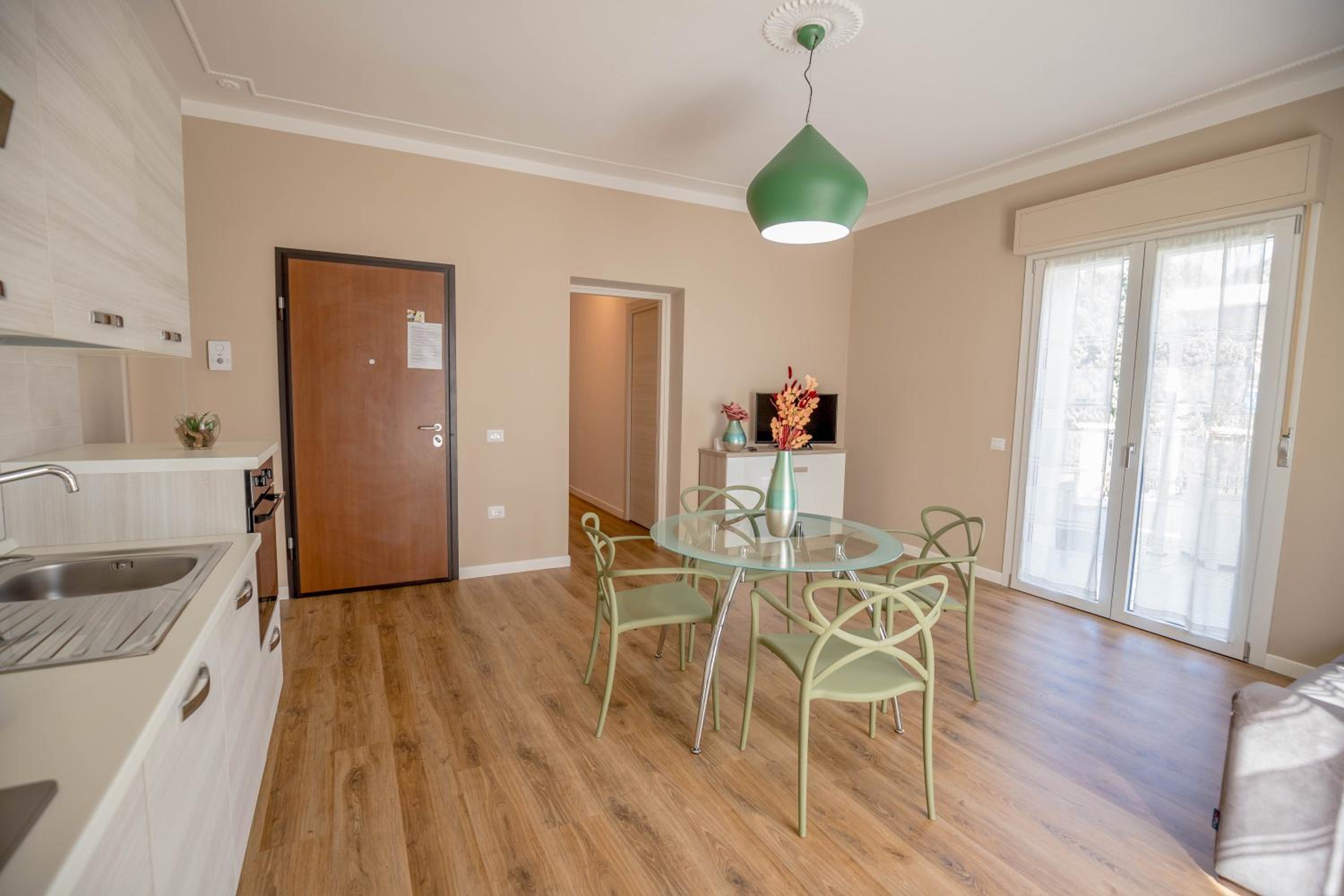 Apartment with Terrace - Photo 16