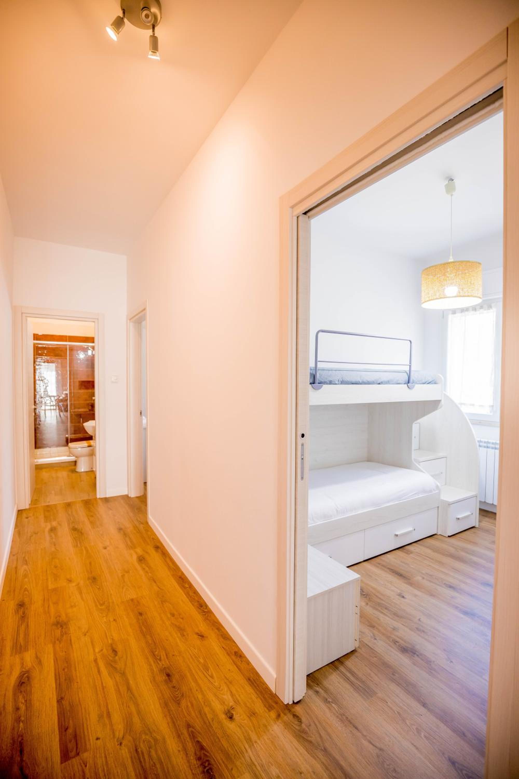 Apartment with Terrace - Photo 11