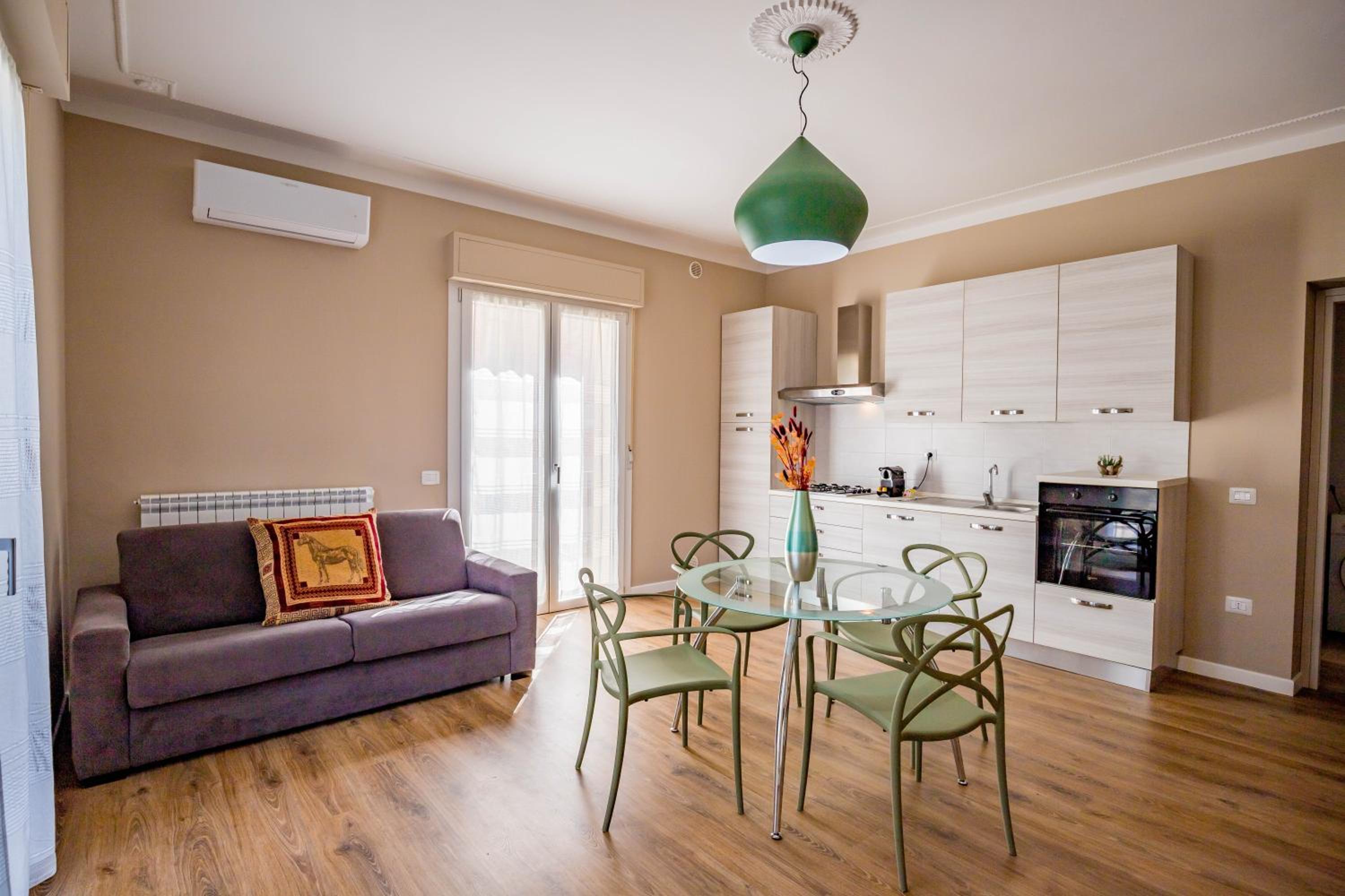 Apartment with Terrace - Photo 17
