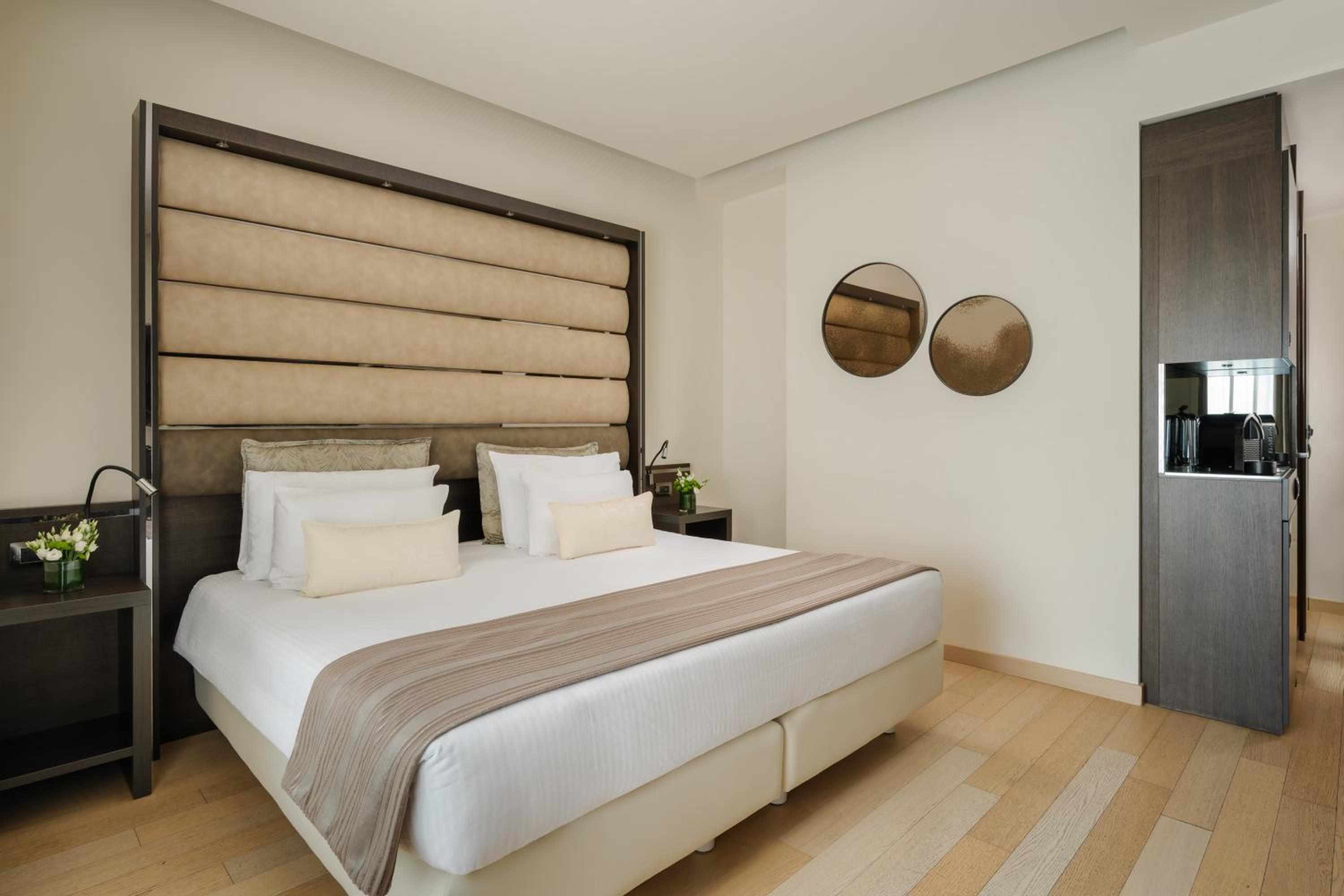 Deluxe Double or Twin Room - Photo 8