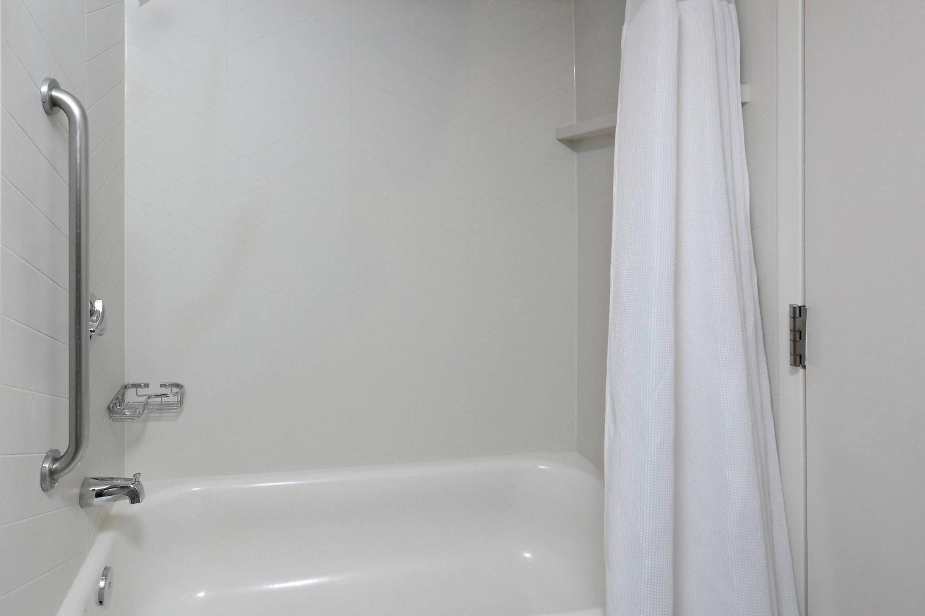 Guest room, 2 Queen - Photo 2