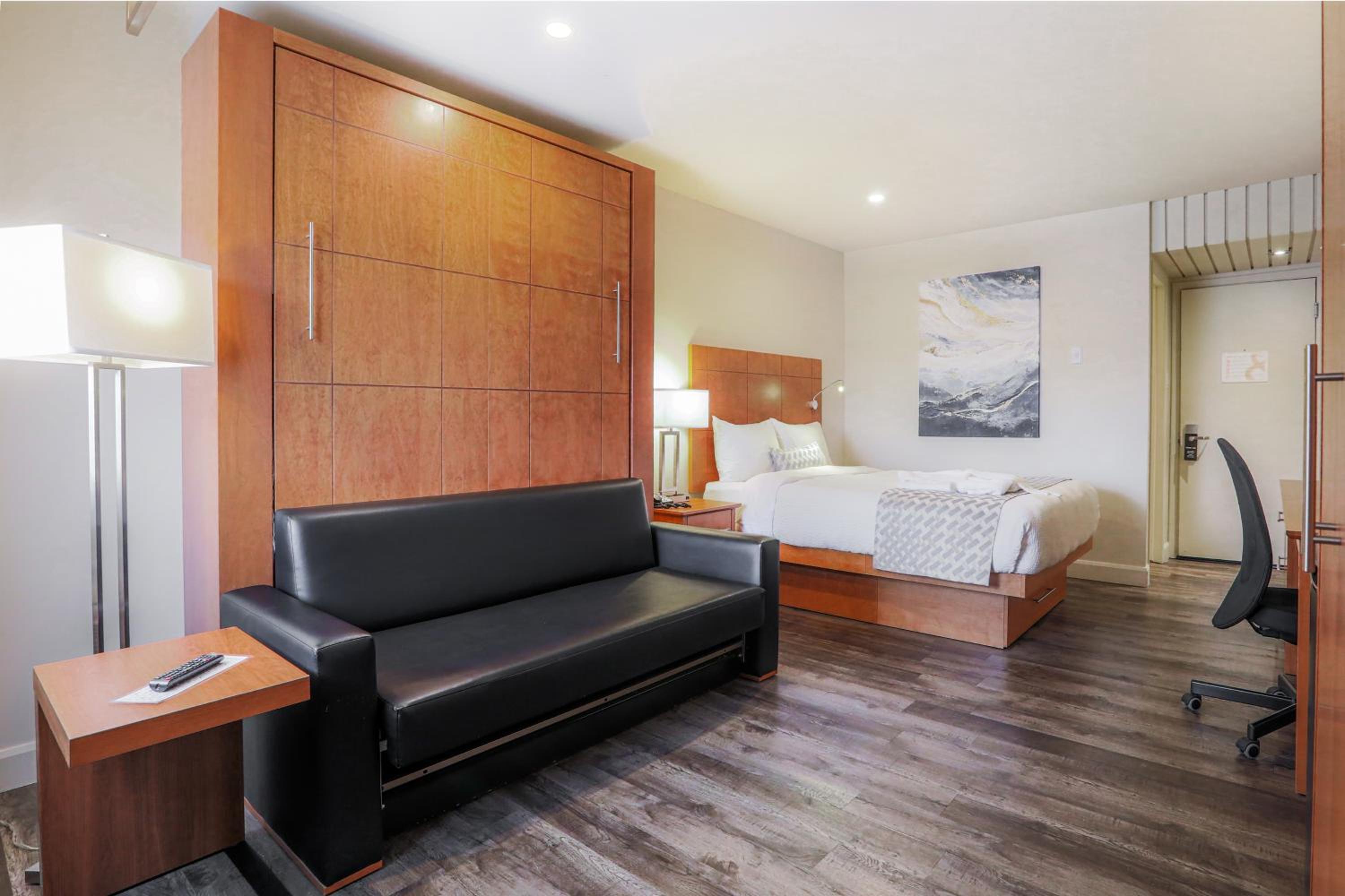 Superior Queen Room with Two Queen Beds photo 1