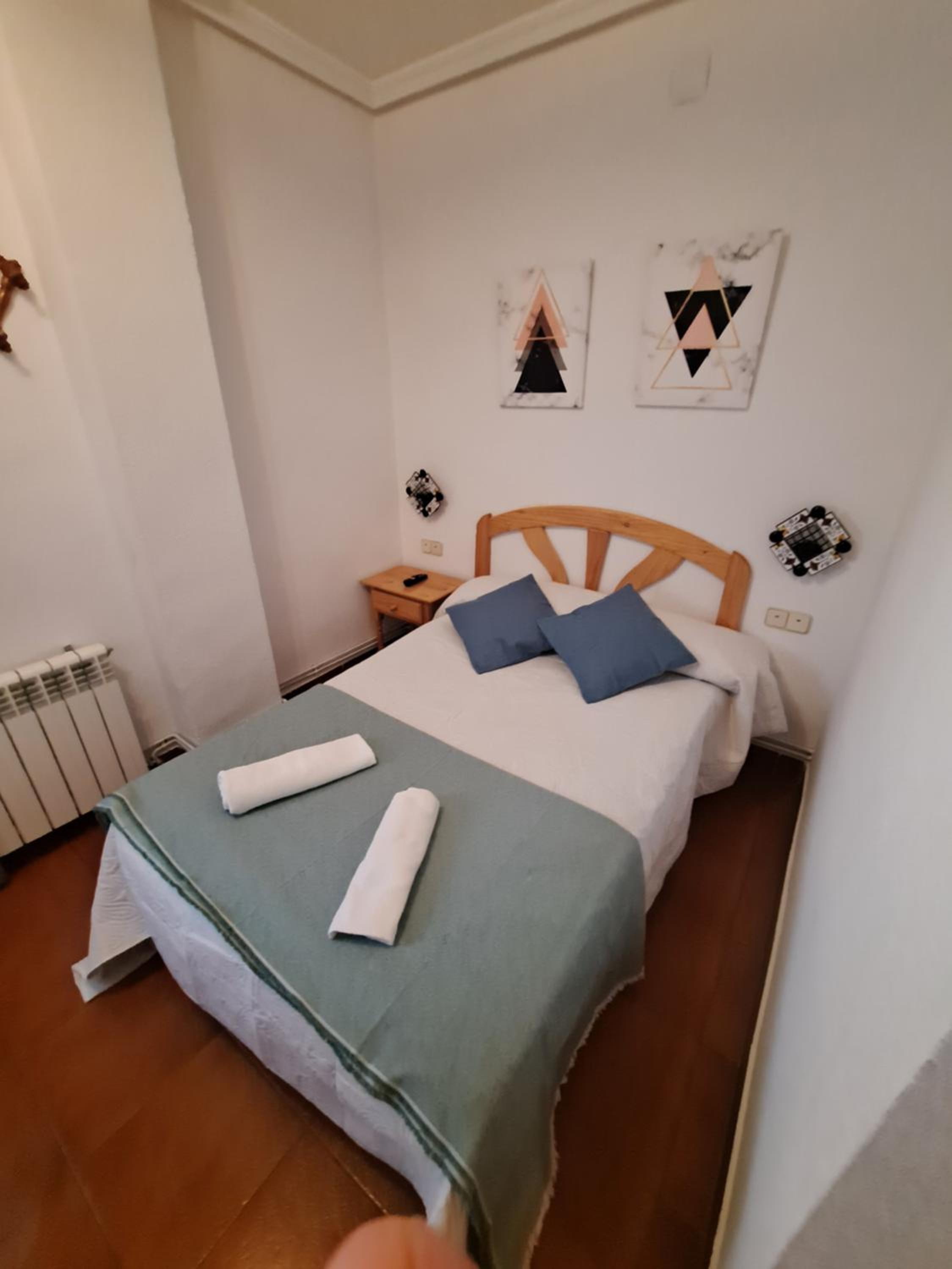 Budget Twin Room photo 2