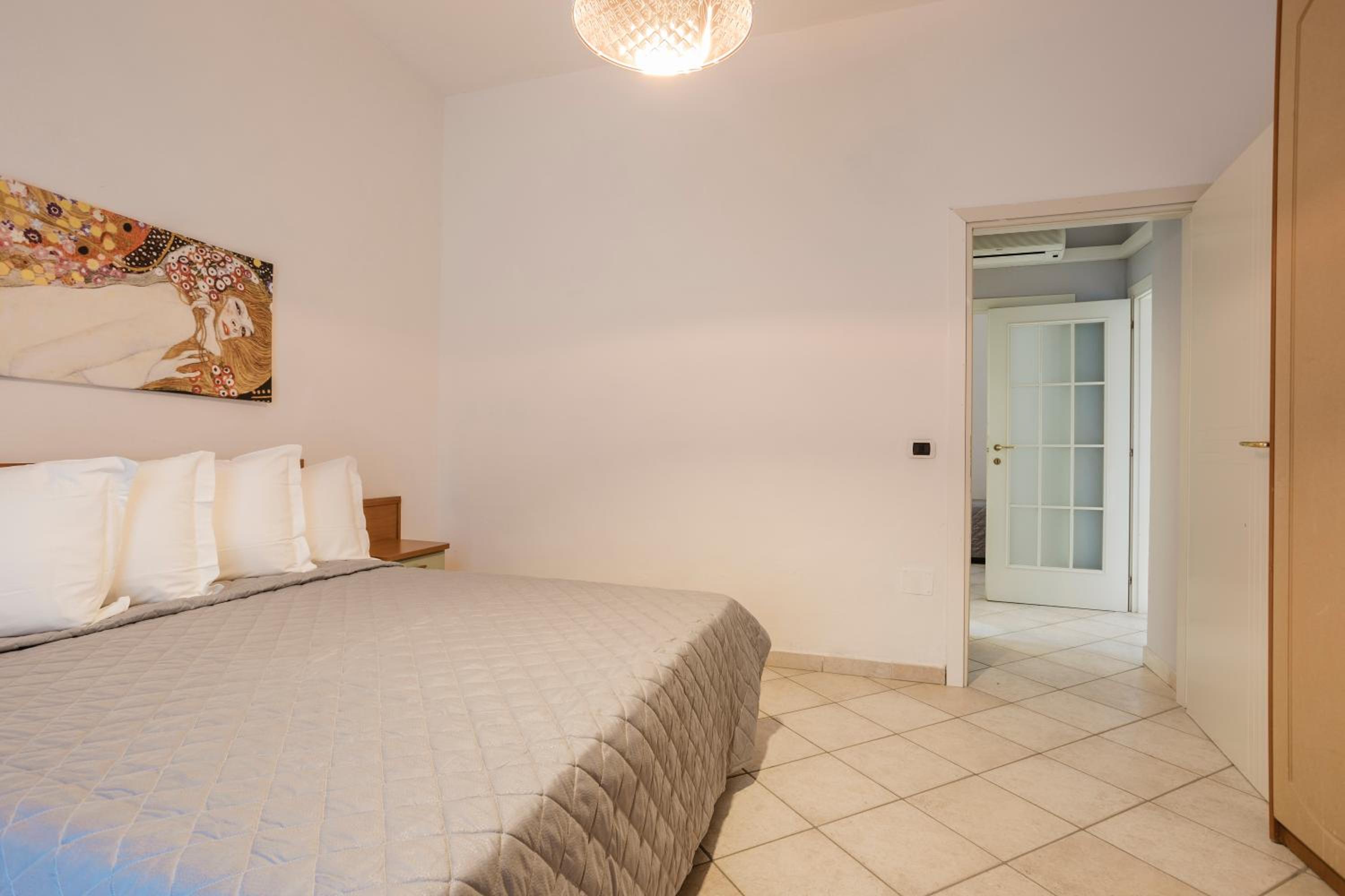 Comfort Apartment photo 2