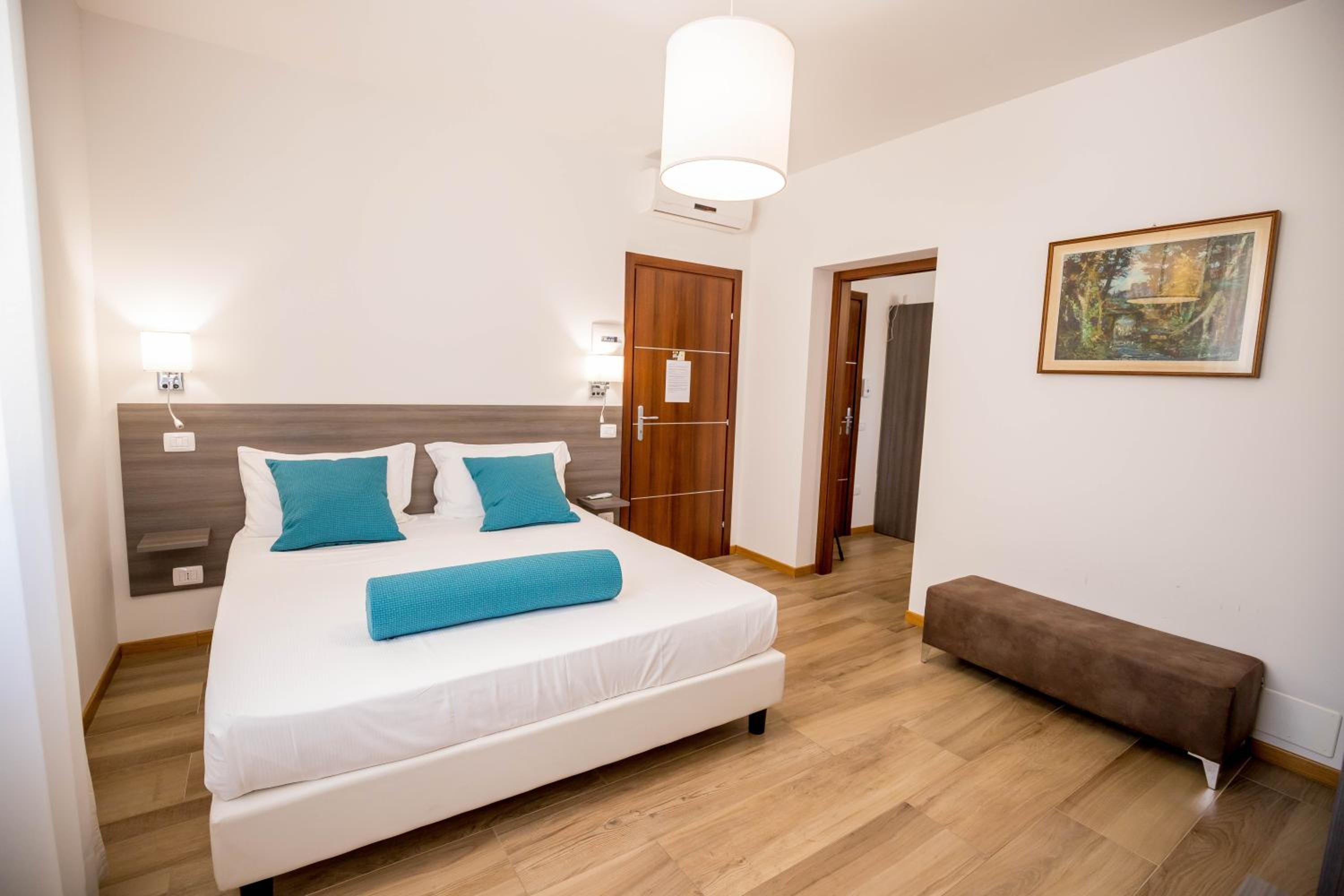 Deluxe Family Room - Photo 8