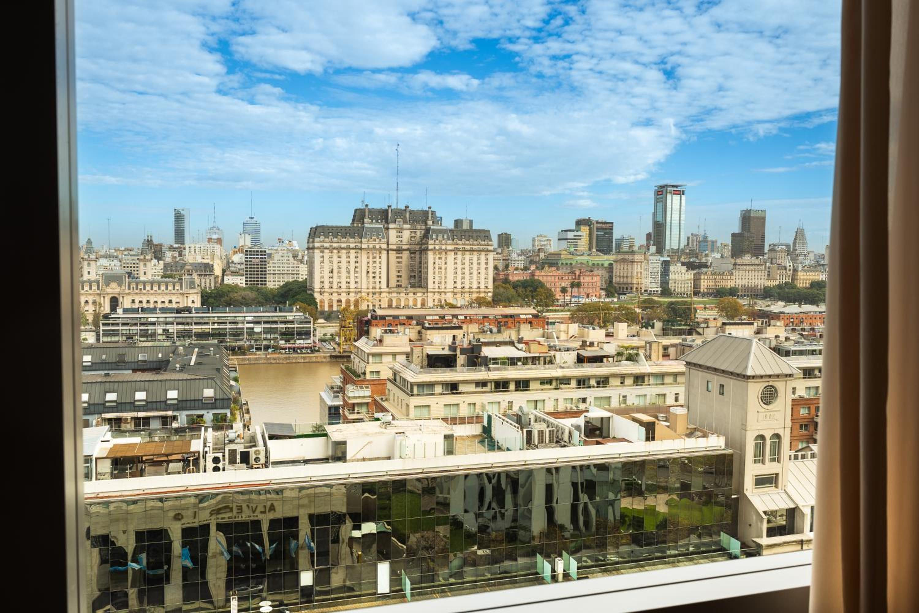 Deluxe Double Or Twin Room With City View