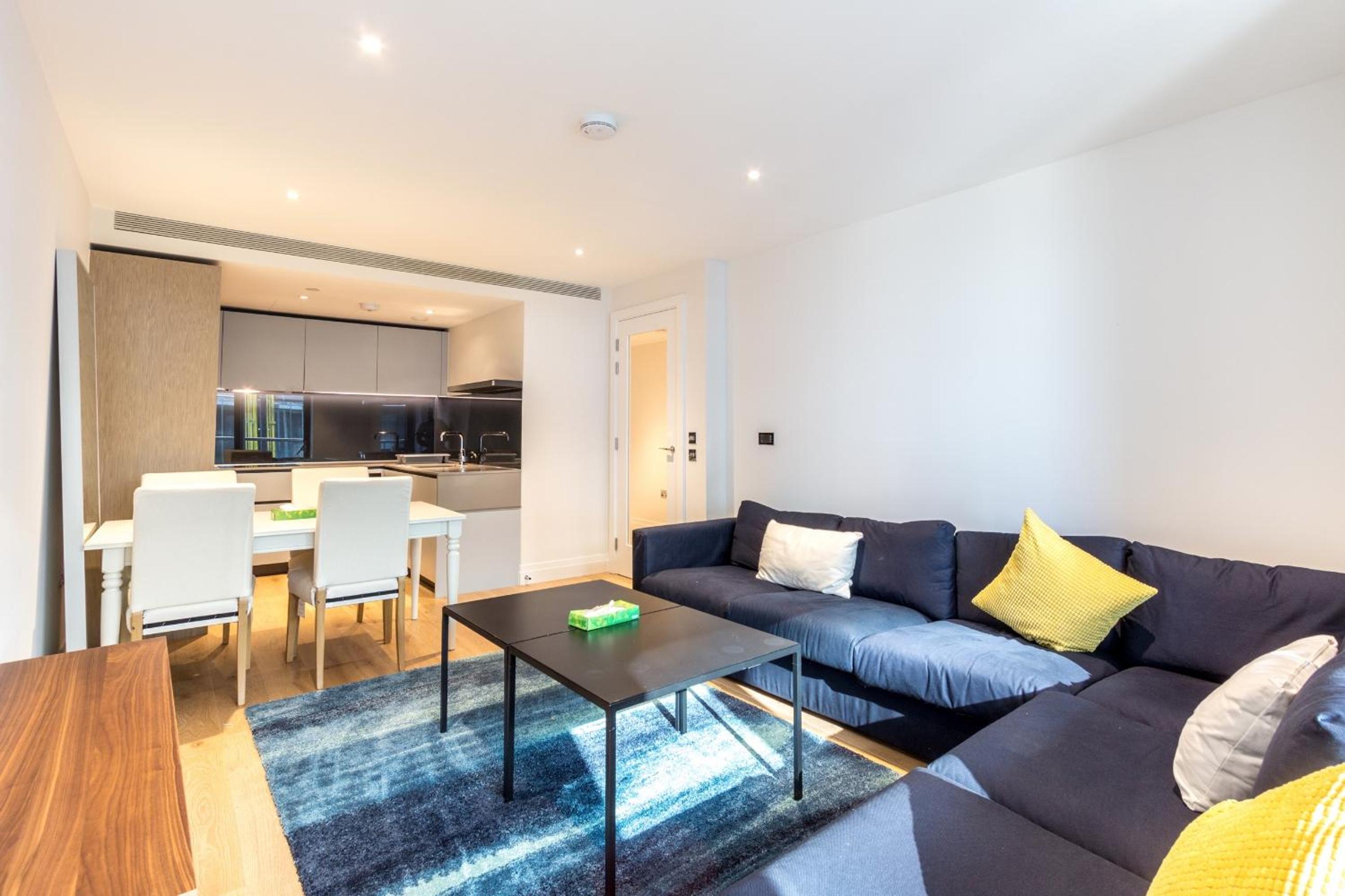 Two-Bedroom Apartment with Balcony photo 3