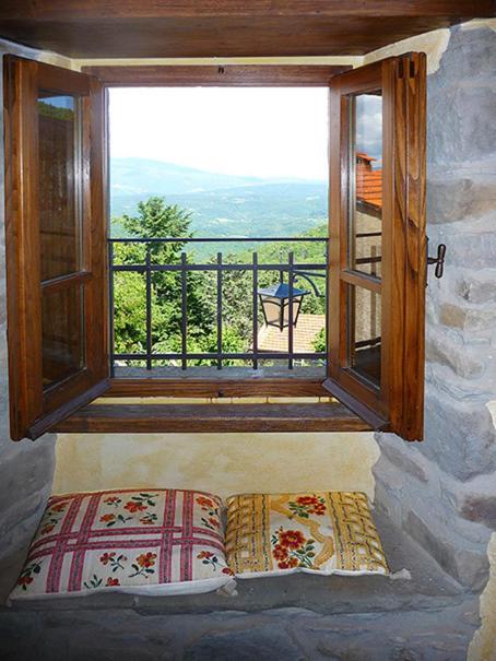 Apartment with Mountain View photo 3